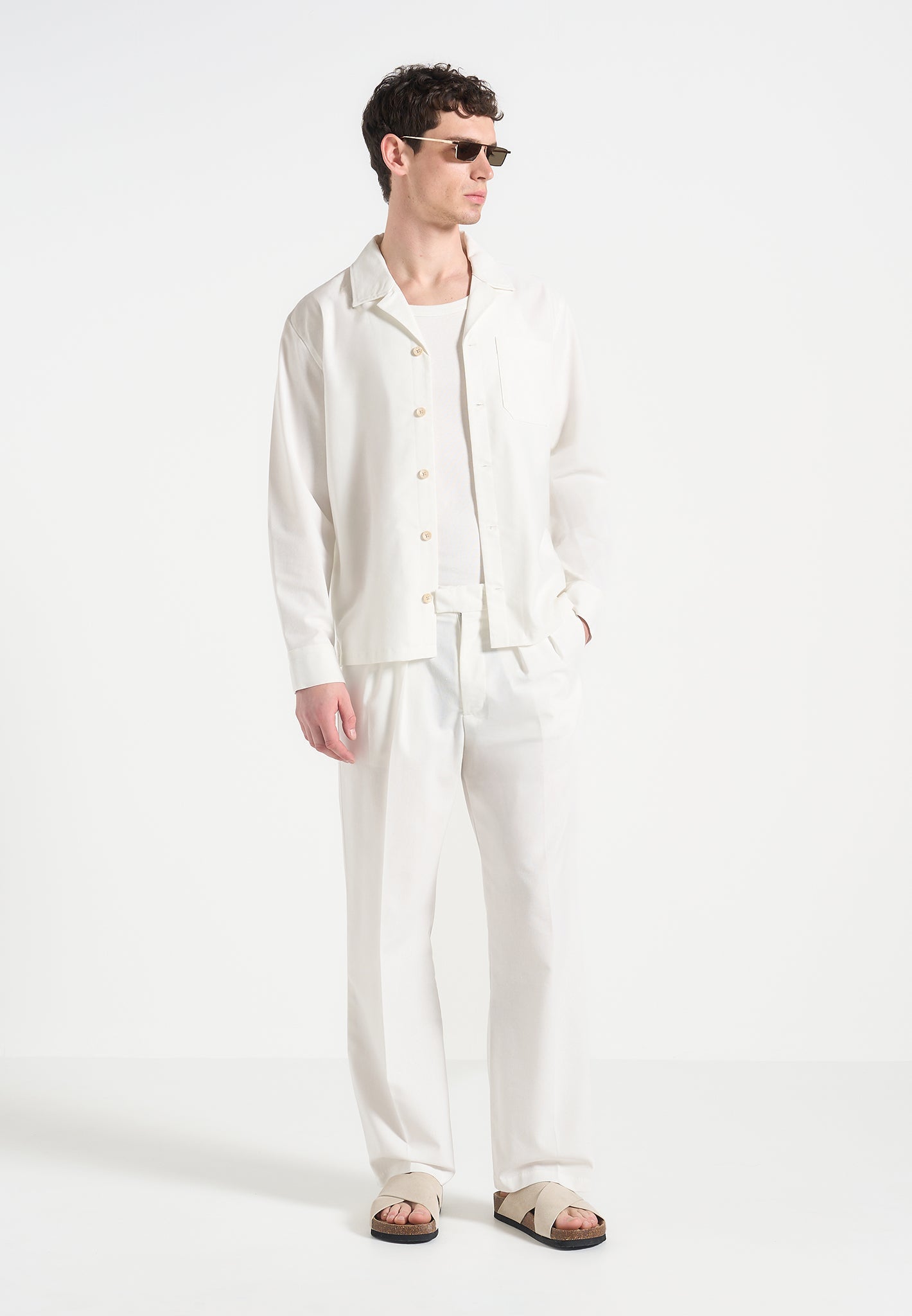 relaxed-fit-linen-trousers-with-twin-pleat-white