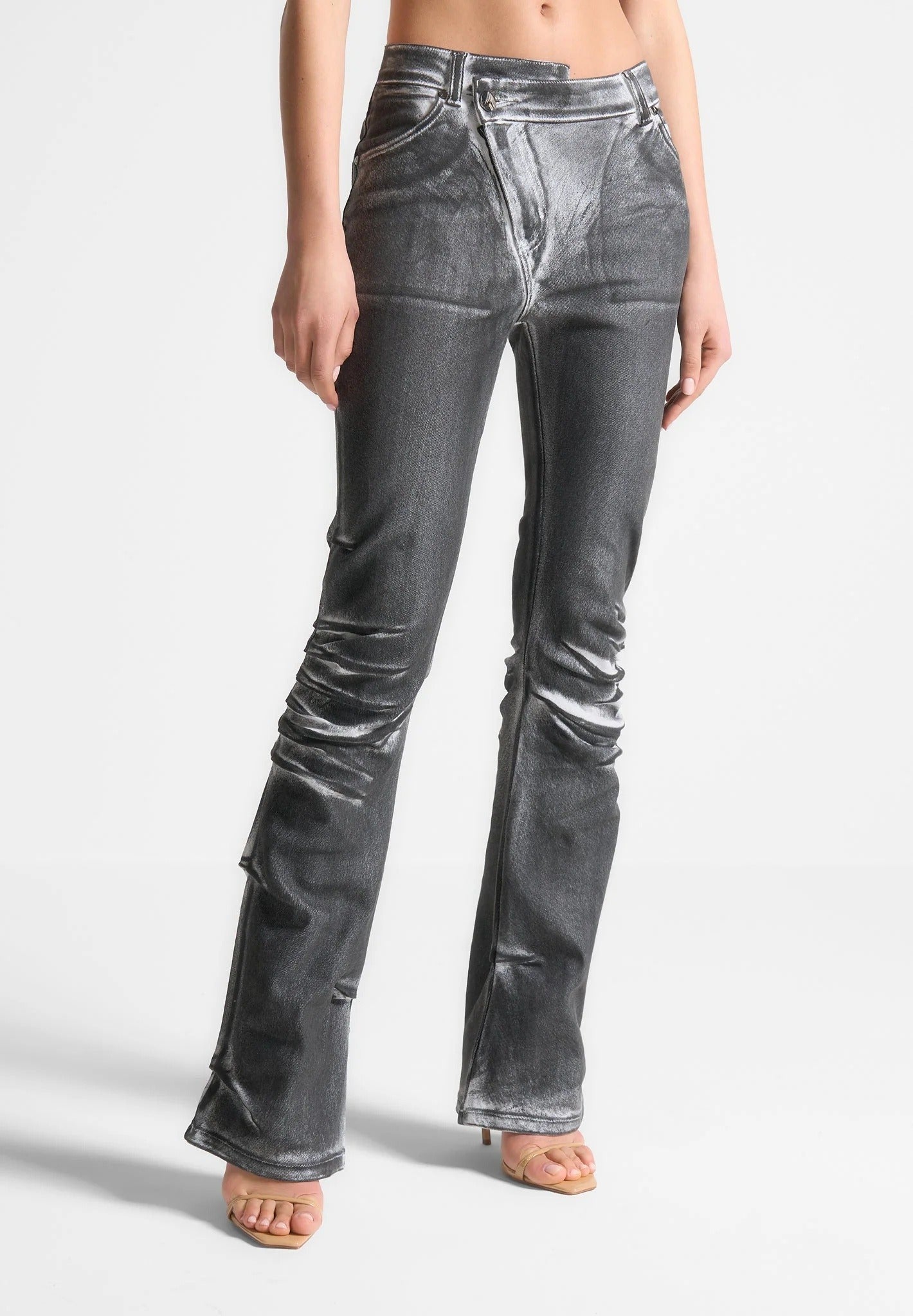 oil-print-tacked-fit-and-flare-jeans-white-grey