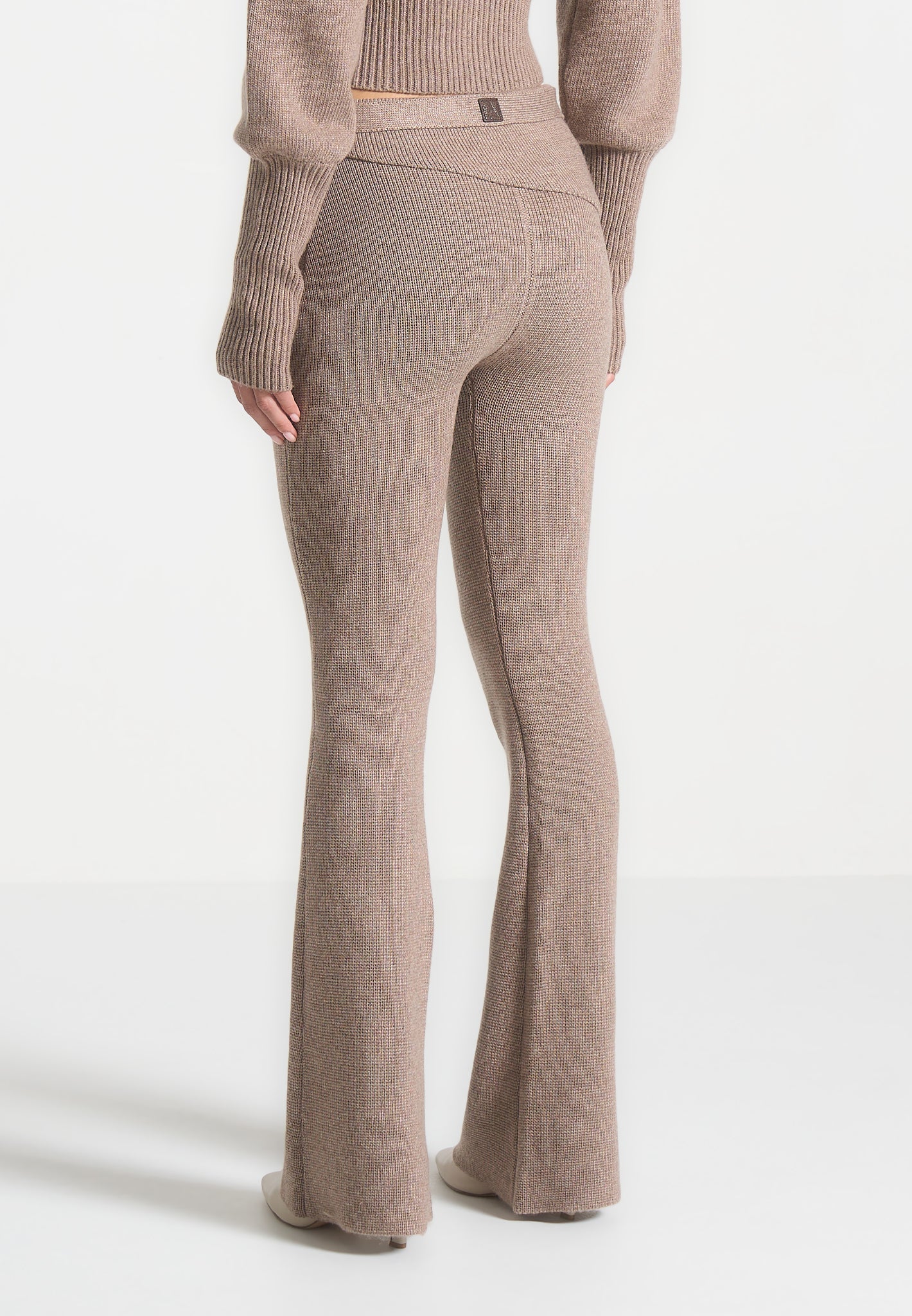 knitted-fit-flare-leggings-with-belt-taupe