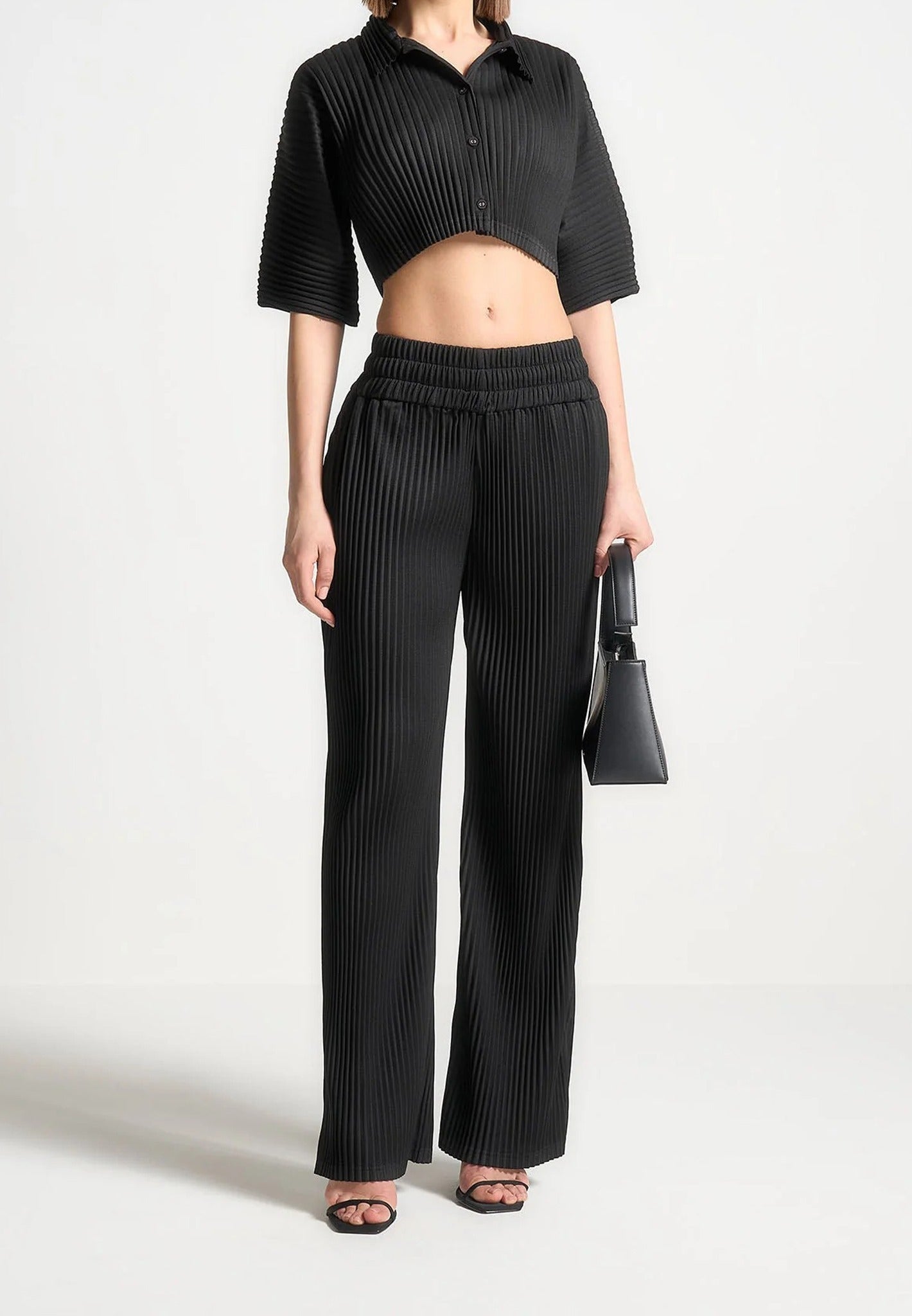 pleated-cropped-shirt-black-1