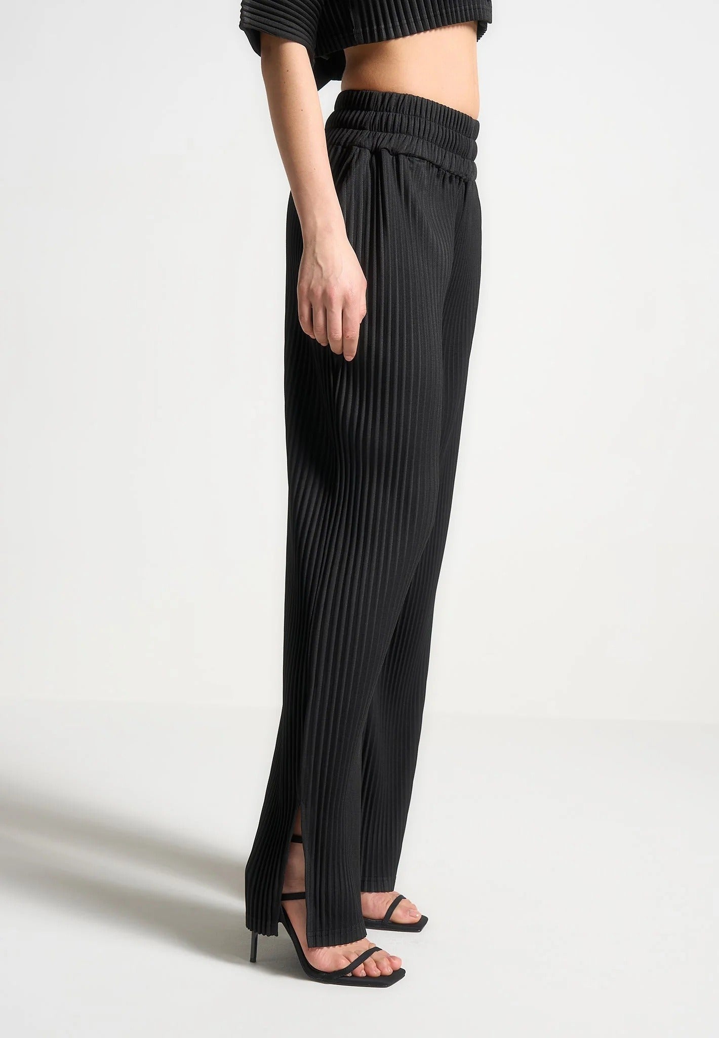 L⁠ila - Pleated Pants - Black