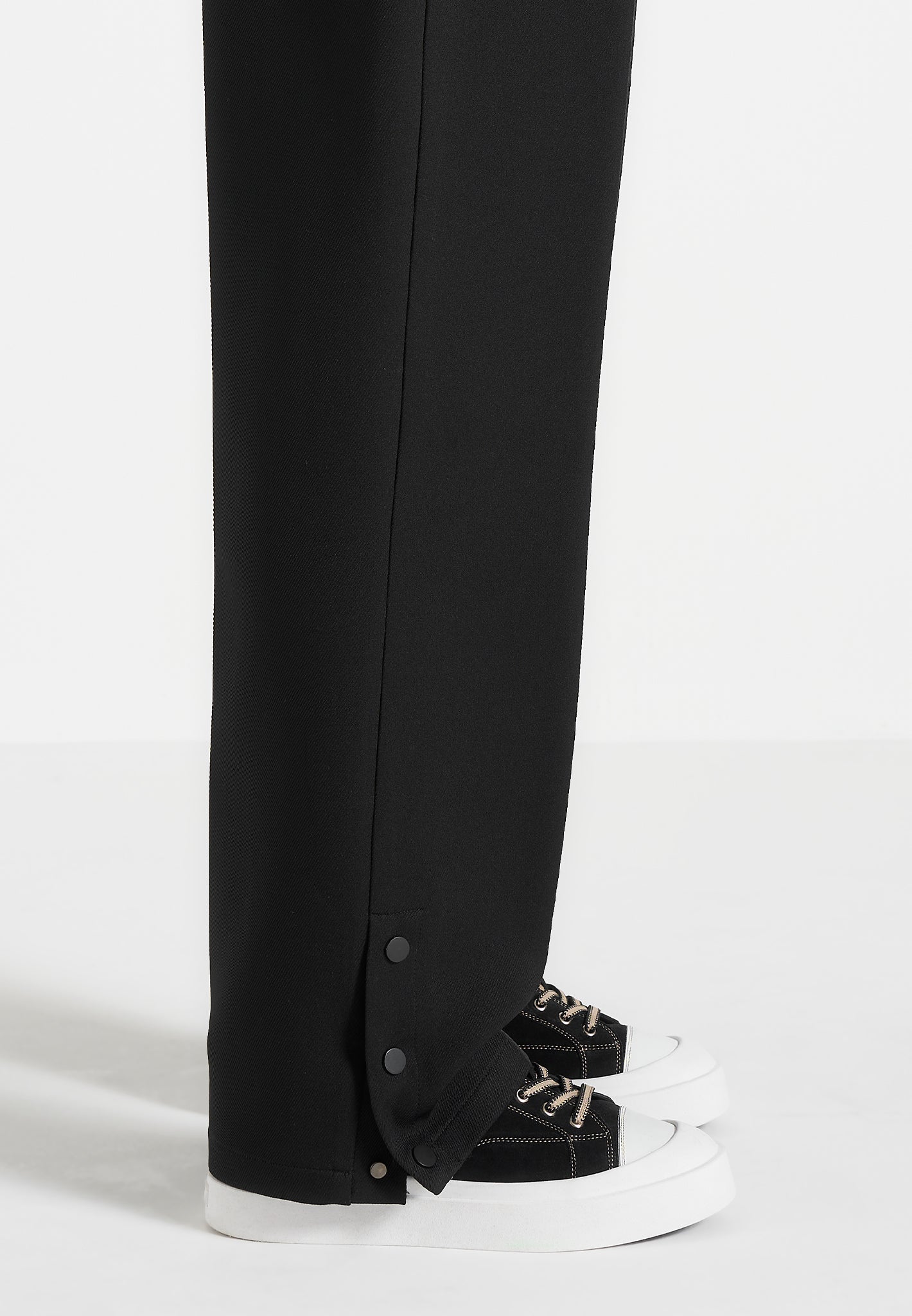 vienna-suede-contrast-stitch-sneaker-black