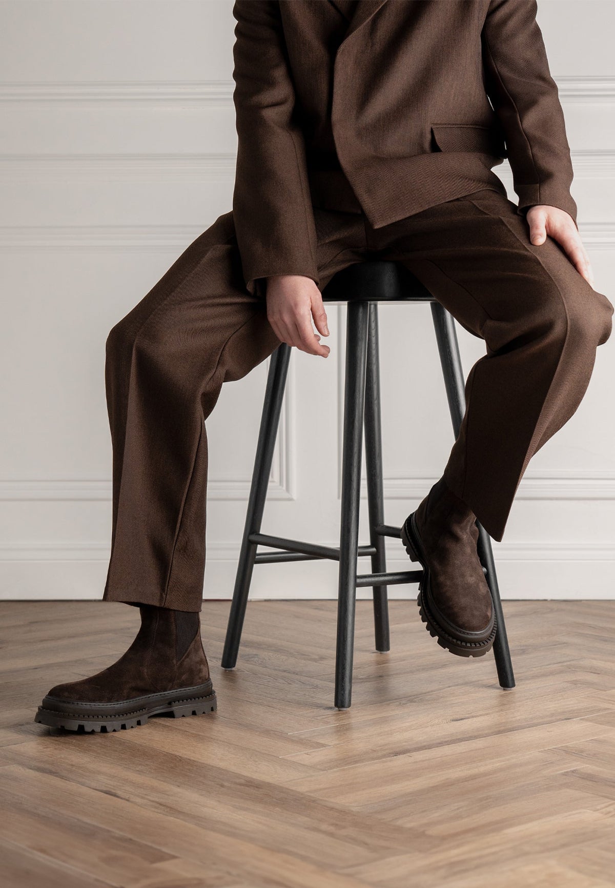 Bordeaux - Suede Chelsea Boot - Brown