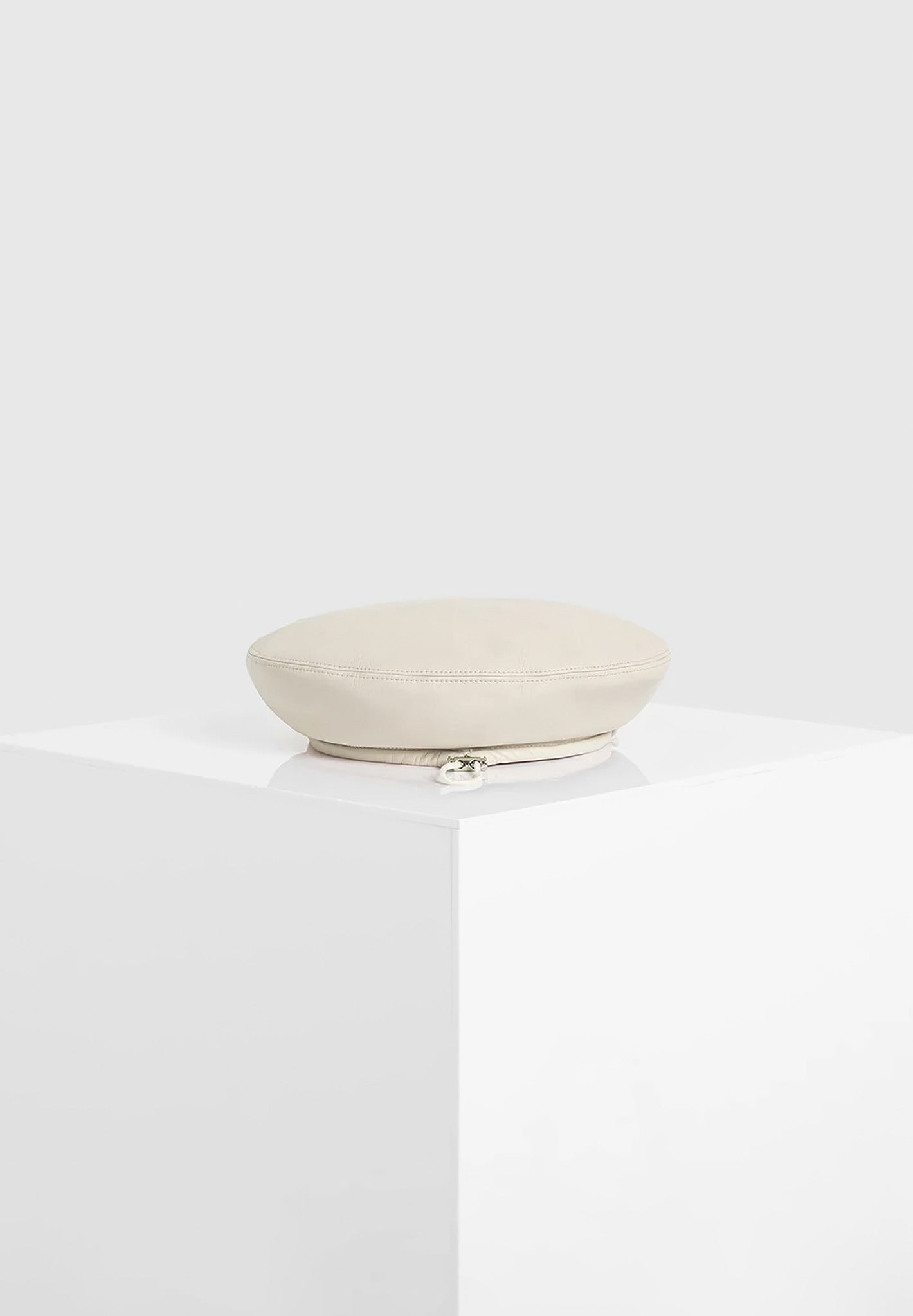 anya-leather-beret-beige