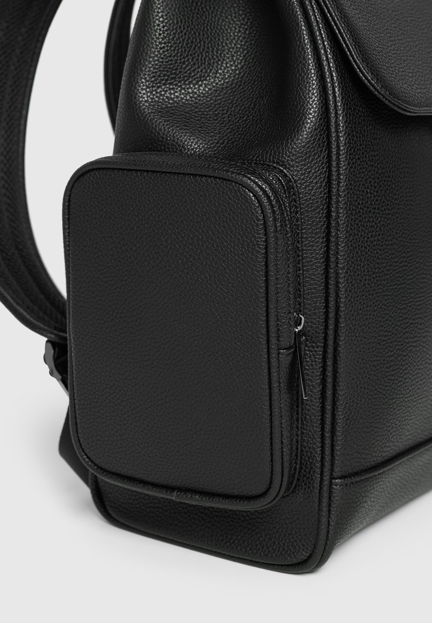 Maloé - Pebbled Leather Eiffel Clasp Backpack - Black