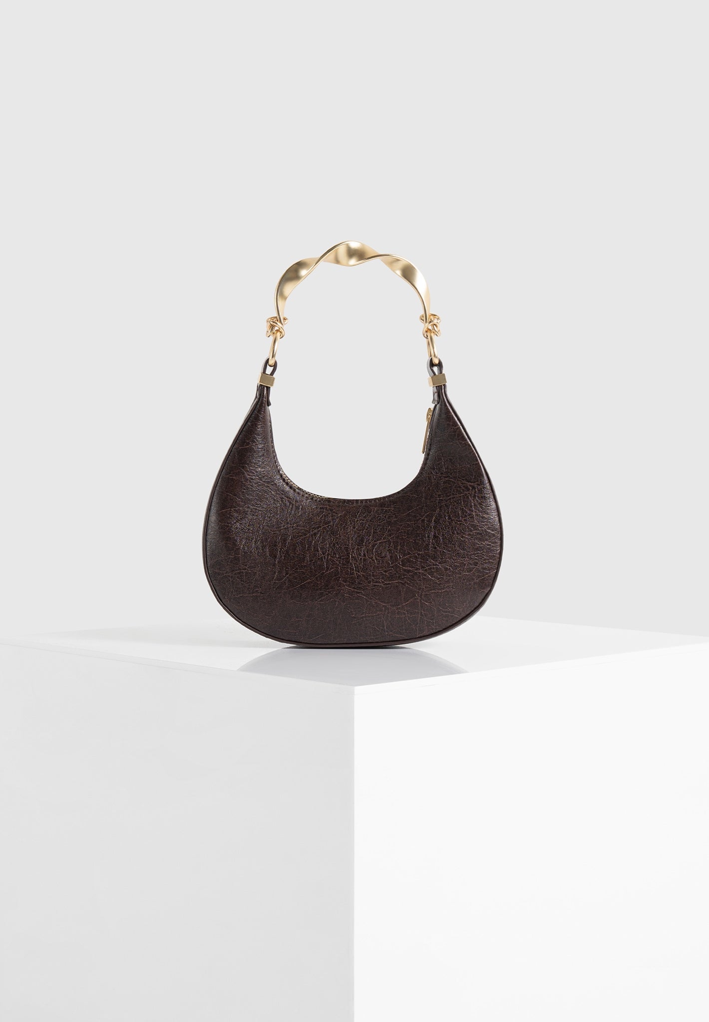 sadie-sculpted-leather-crescent-bag-brown