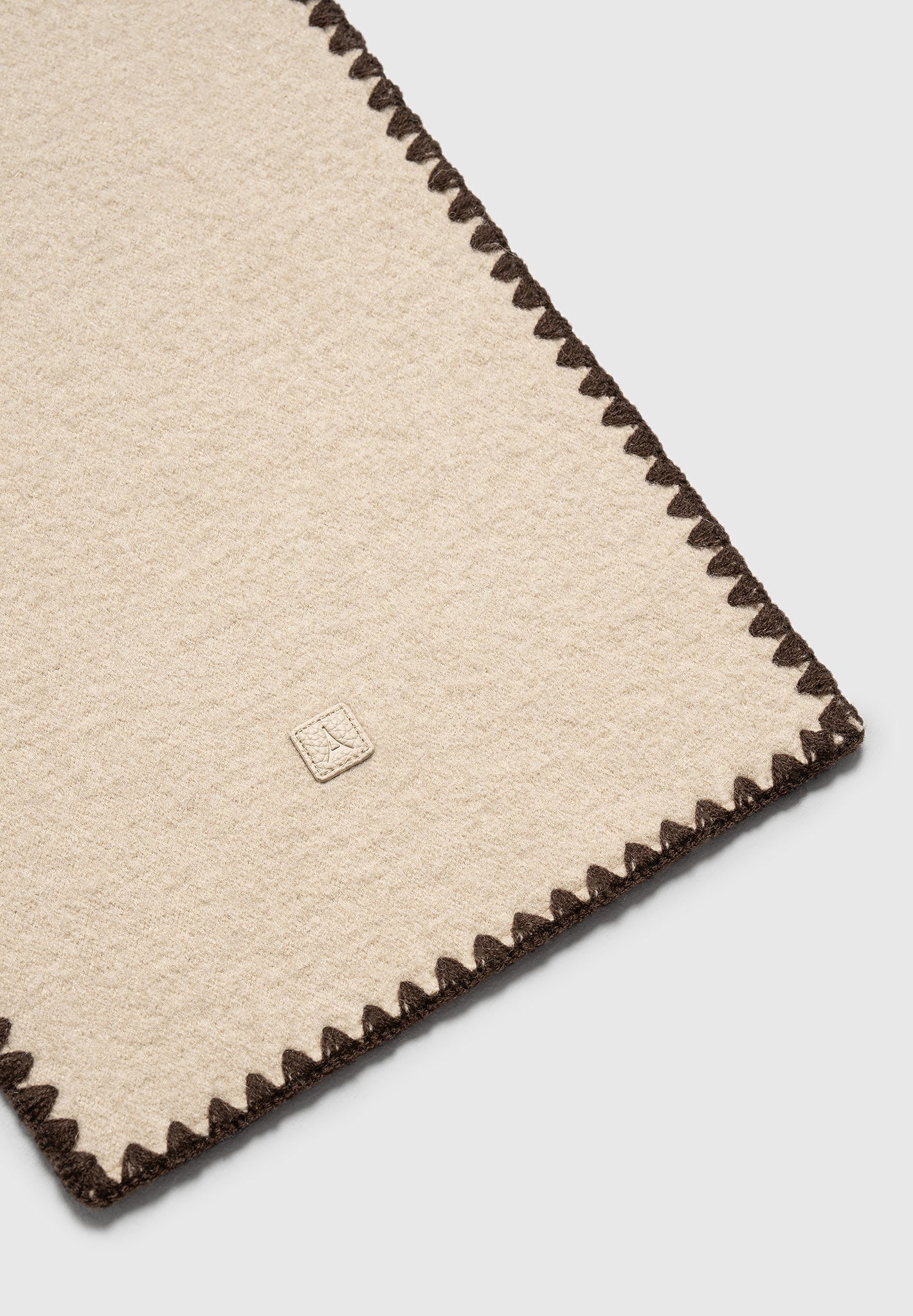 Aube - Blanket Stitch Wool Scarf - Taupe