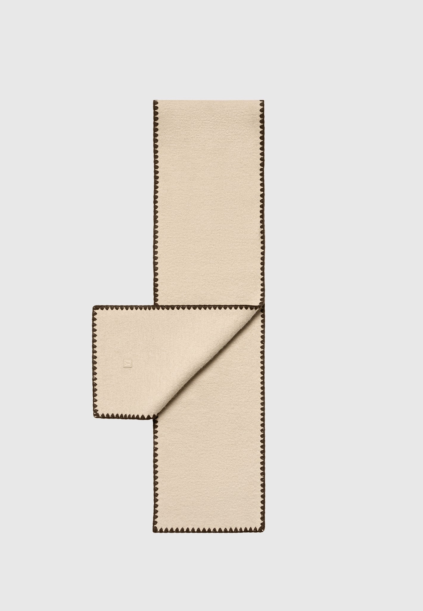 aube-blanket-stitch-wool-scarf-taupe