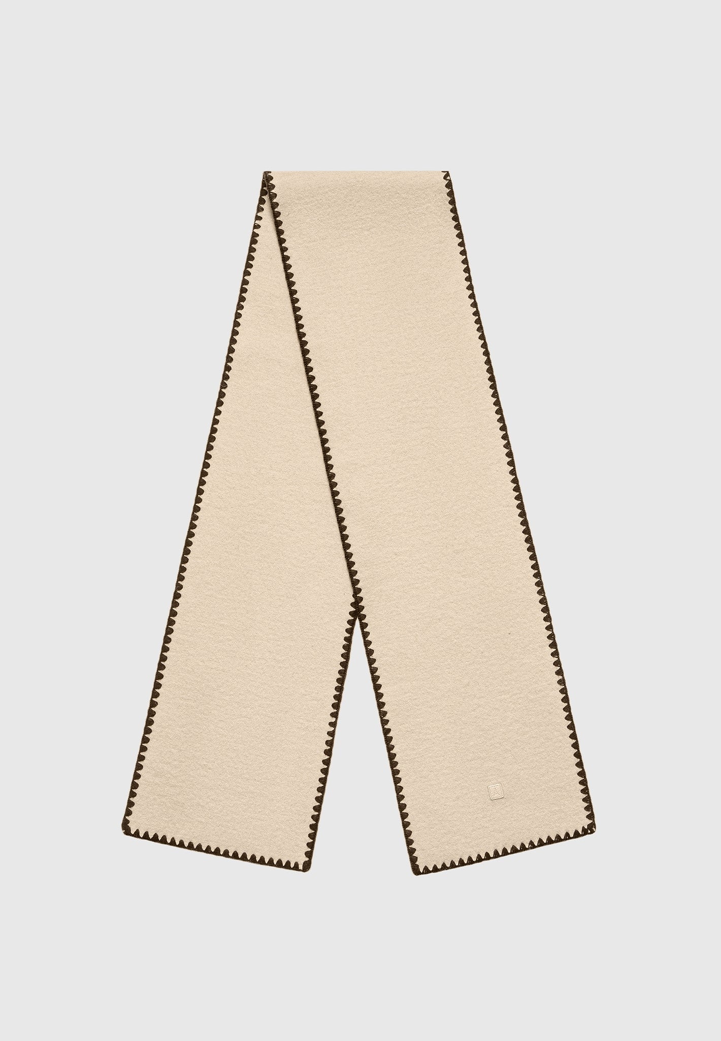 aube-blanket-stitch-wool-scarf-taupe 