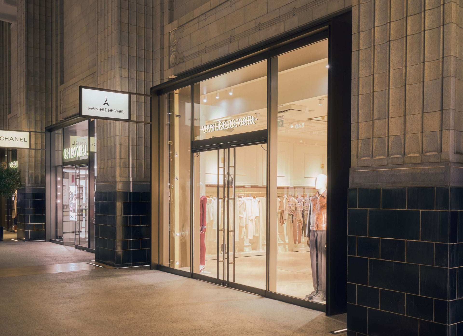 Store gallery image