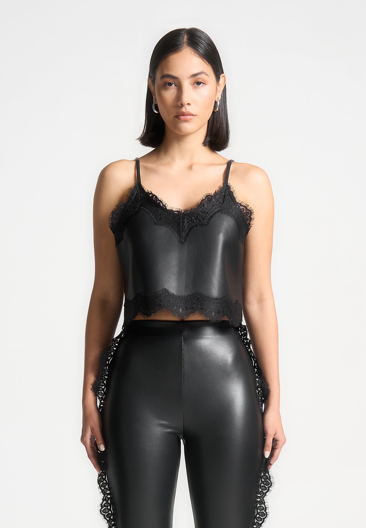 Camisole velours Dentelle pour €25.99 - Haut de Pyjama - Hunkemöller Camisole velours Dentelle pour €25.99 - Haut de Pyjama - Hunkemöller