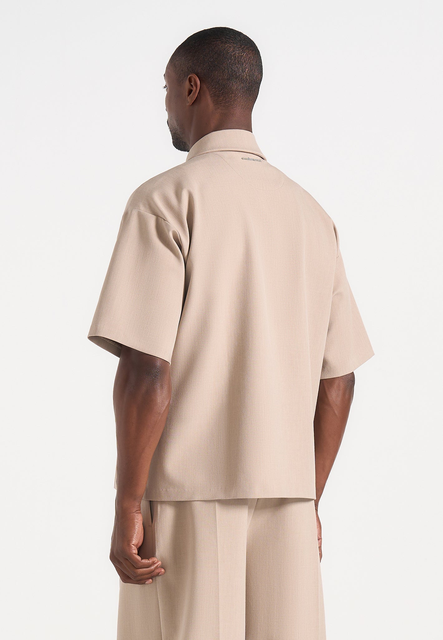 aven-boxy-shirt-with-crease-beige