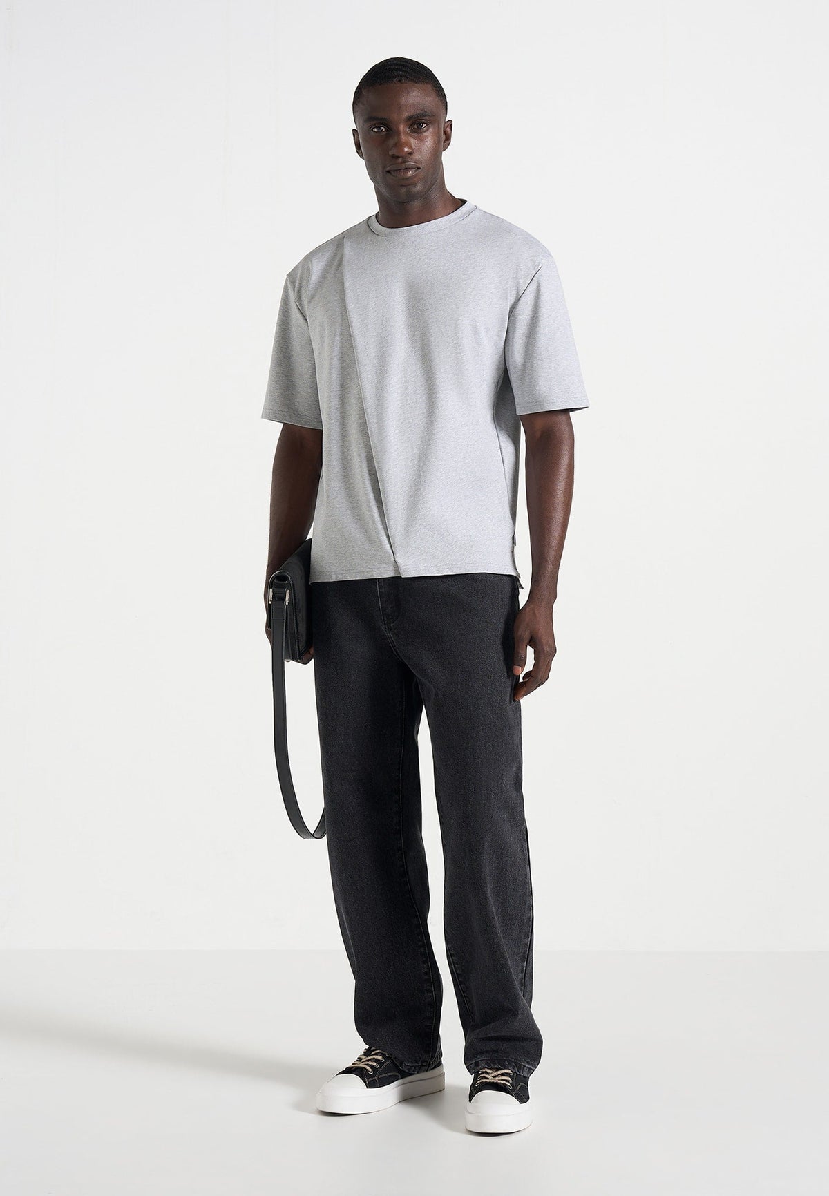 DN002 - Relaxed Fit Denim Jeans - Black