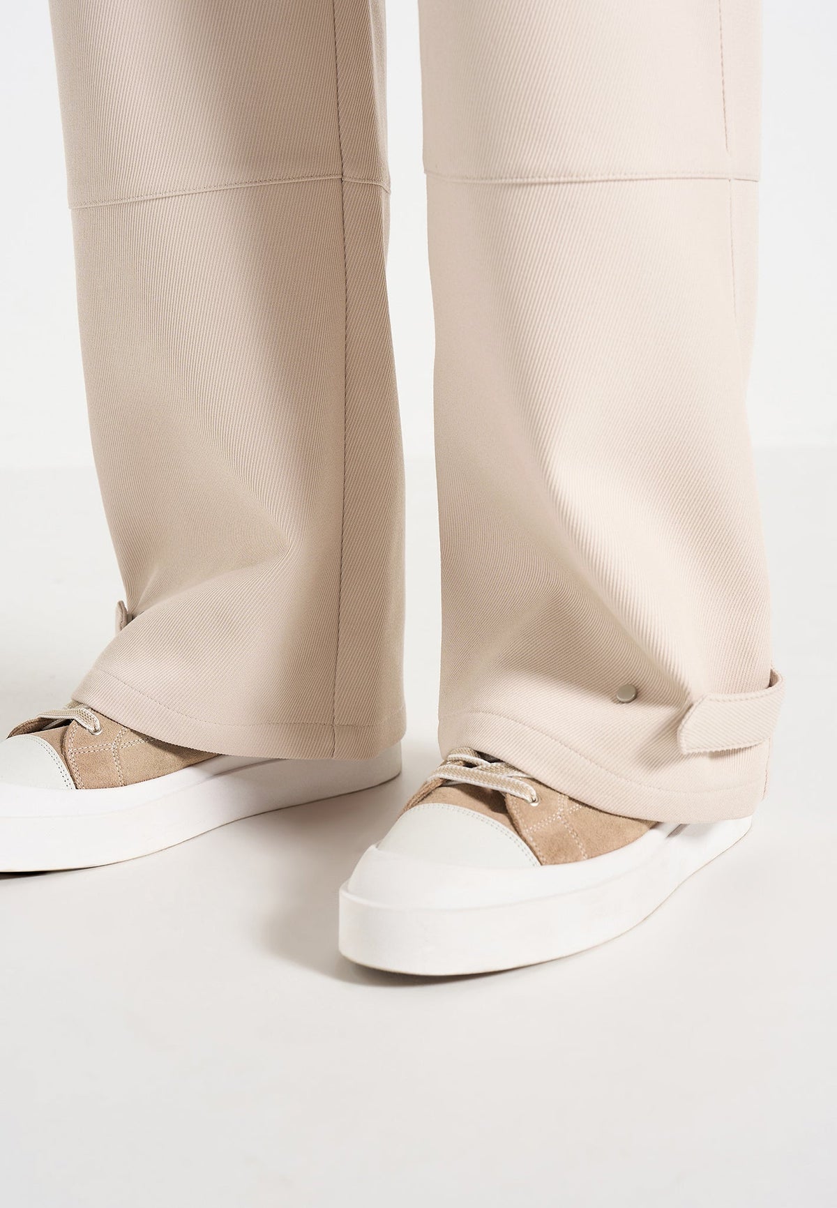 Mathis - Twill Signature Wide Leg Cargo Pants - Beige