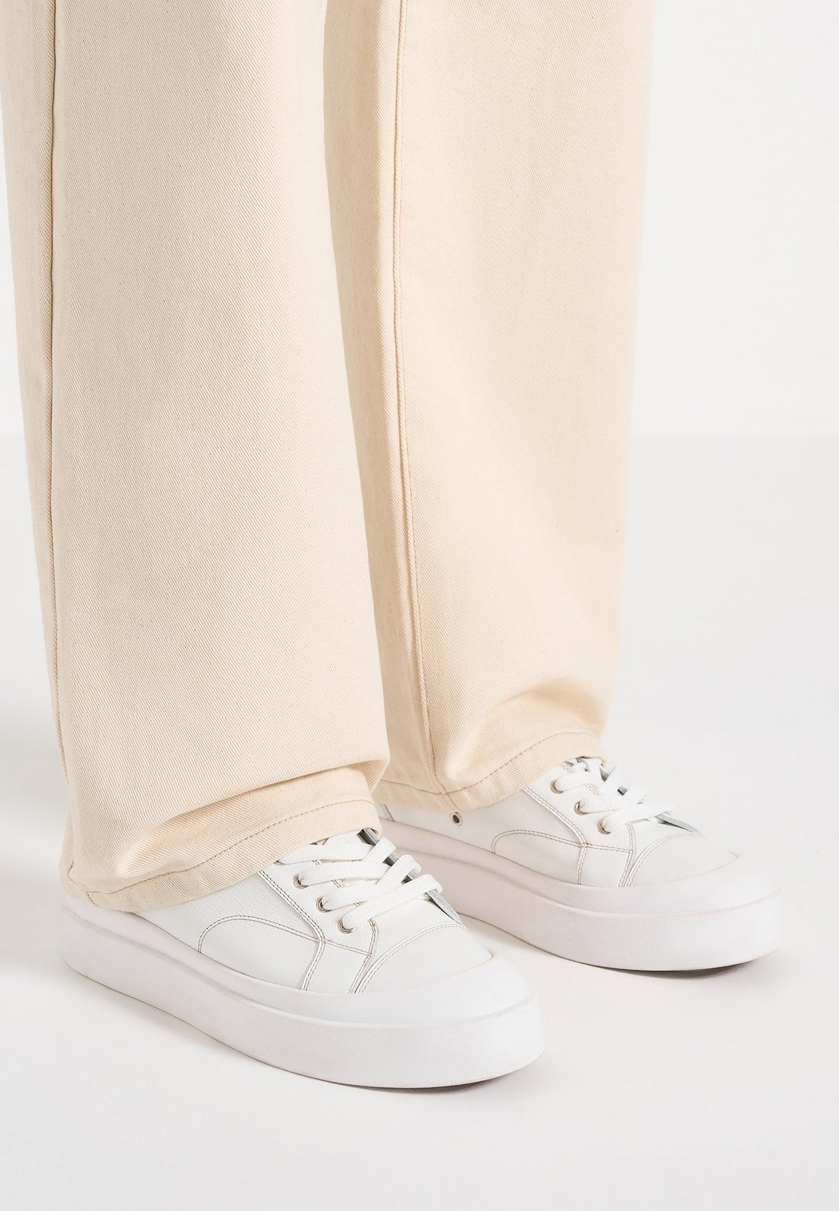 Men's Vienna - Leather Contrast Stitch Sneakers - White