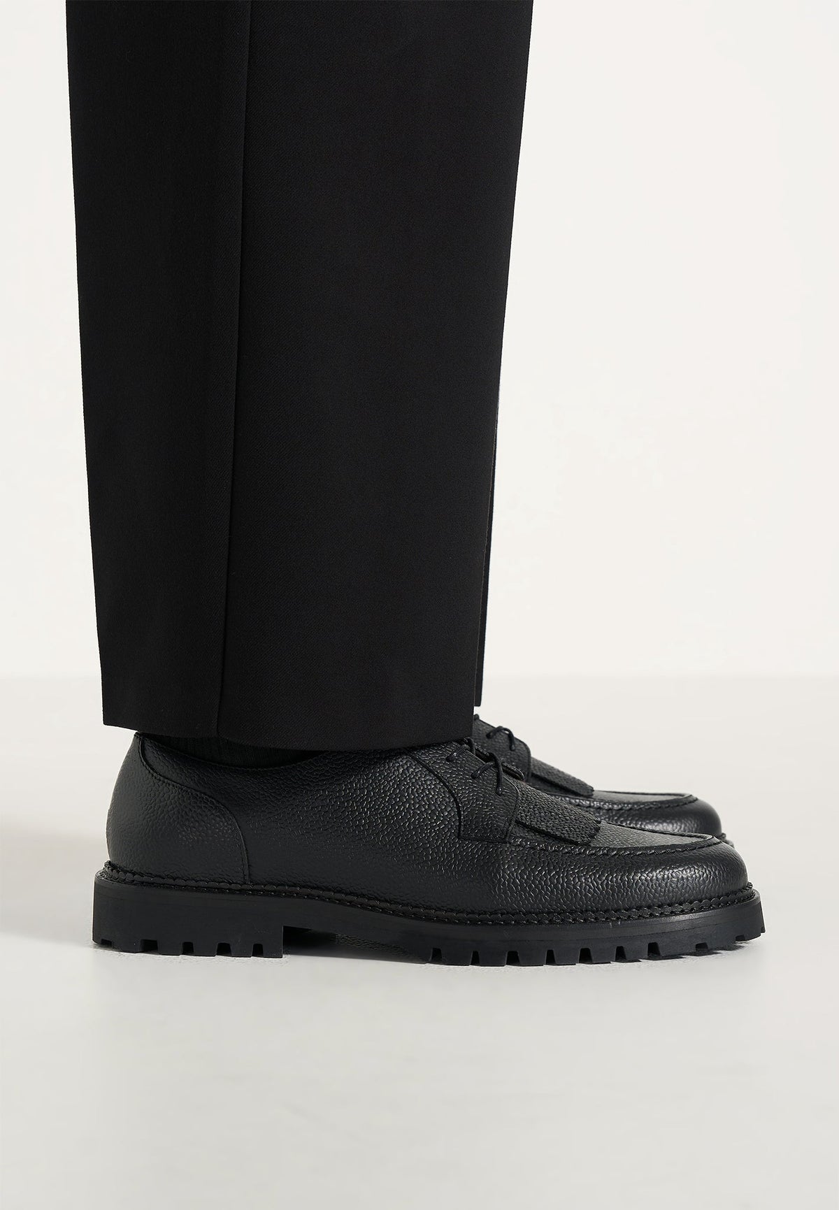 Fernand - Leather Fringe Derby Shoe - Black