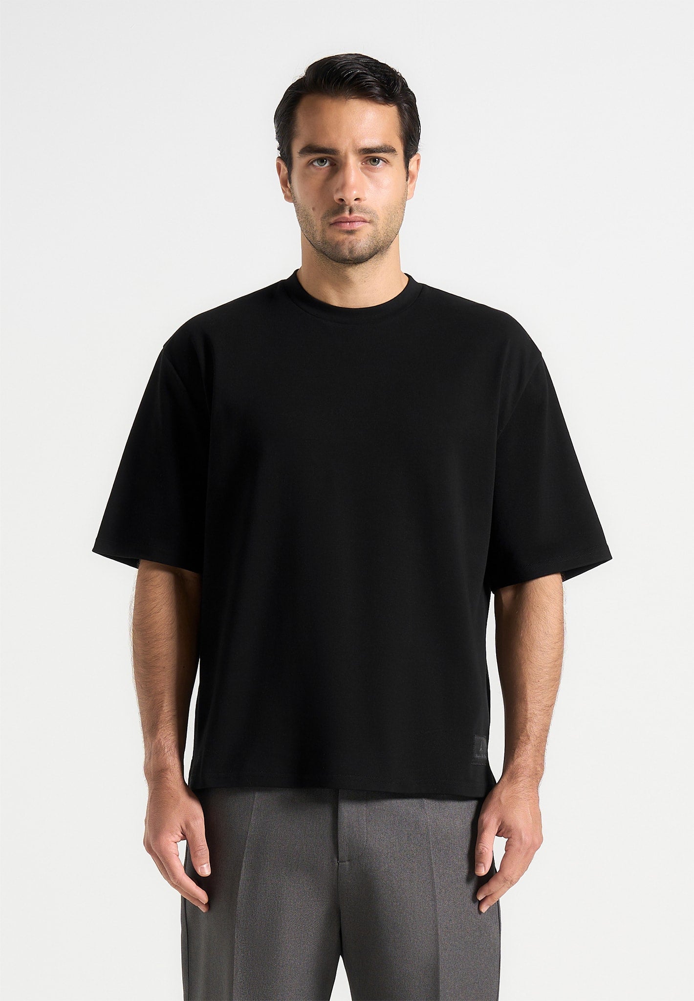 TS007 - Unisex Relaxed Fit Cotton T-Shirt - Black