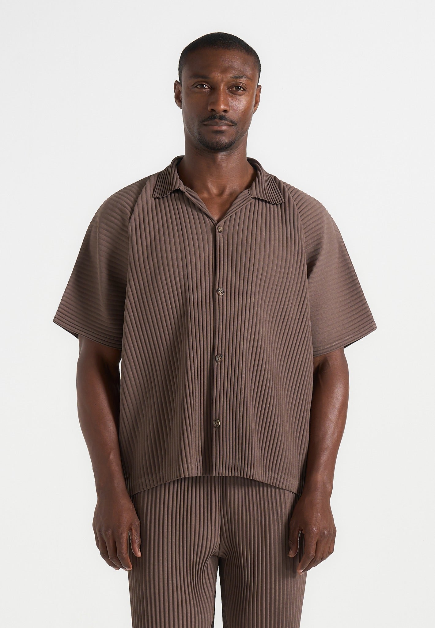 Justin - Pleated Boxy Shirt - Brown 