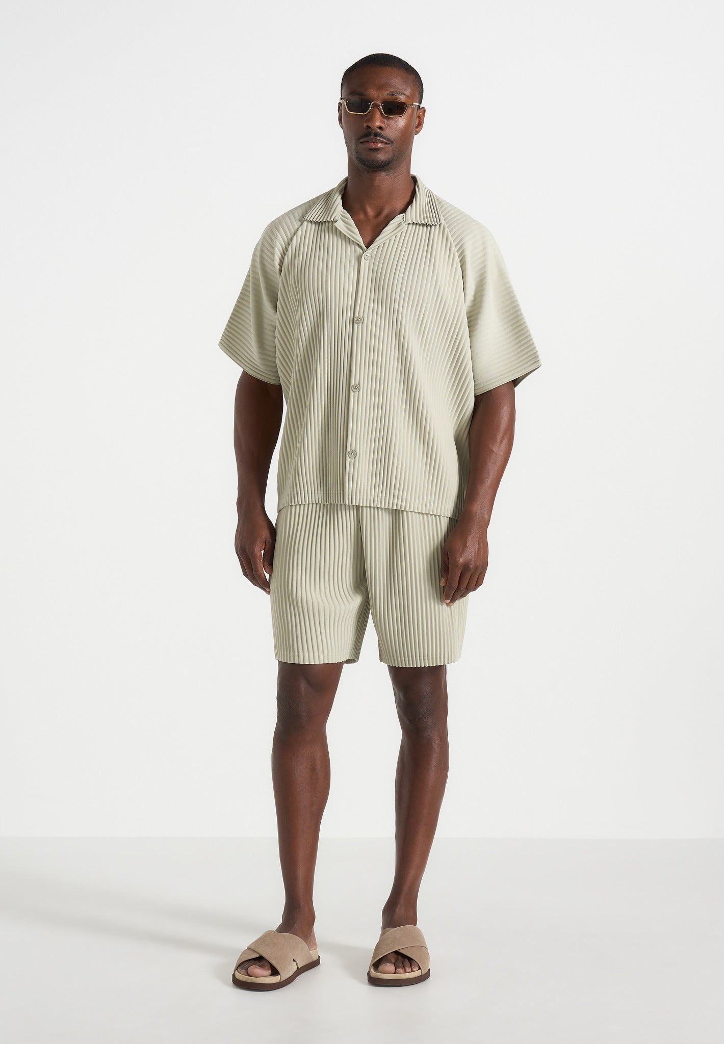 justin-pleated-boxy-shirt-sage 