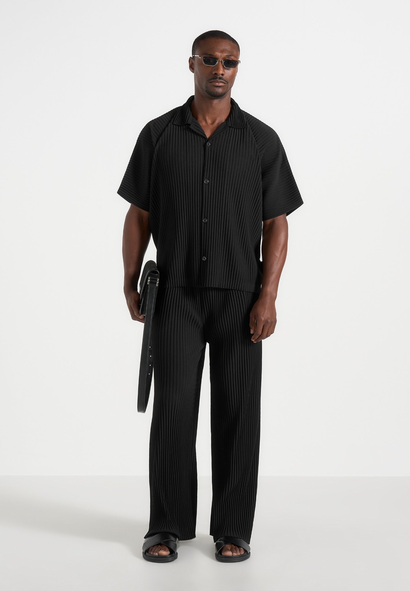 Jonas - Pleated Wide Leg Trousers - Black 