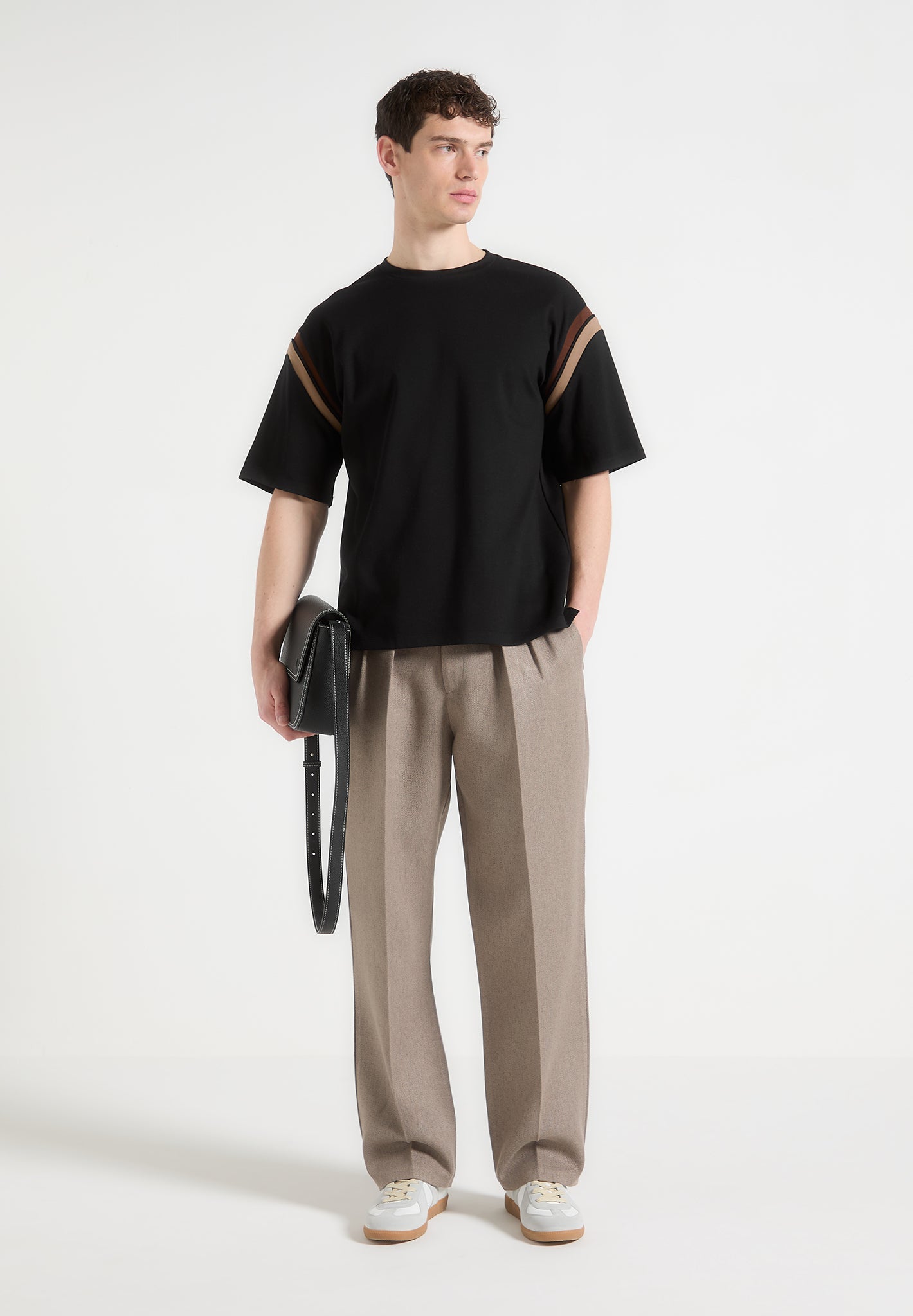 Georges - Varsity T-Shirt - Black/Taupe