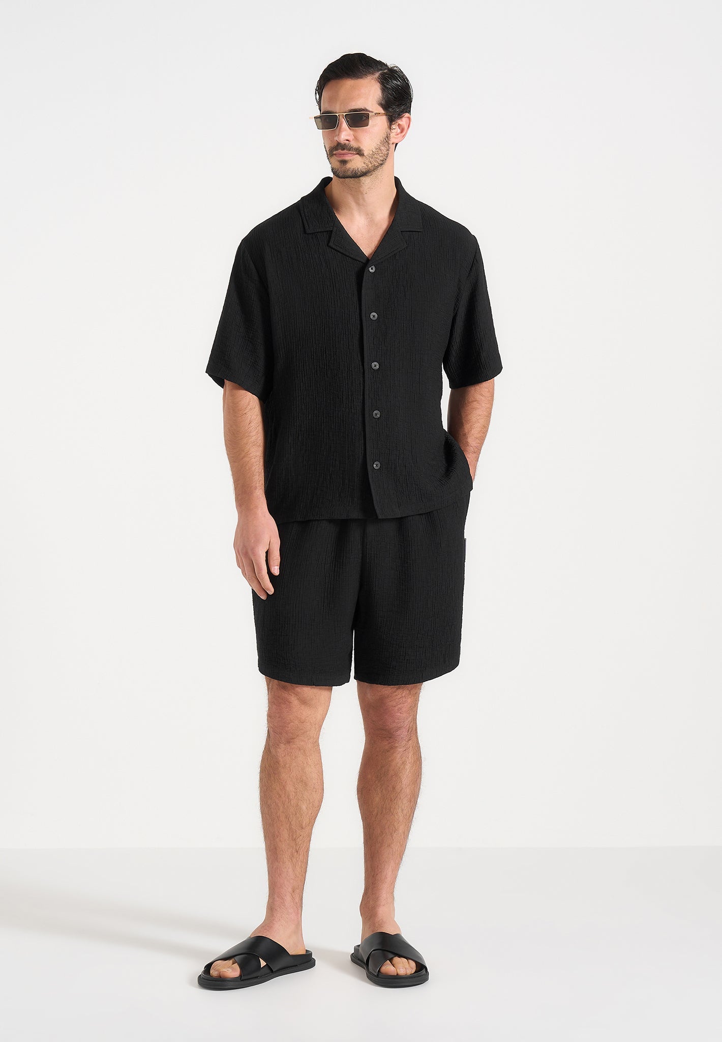 Ari - Unisex Textured Shorts - Black