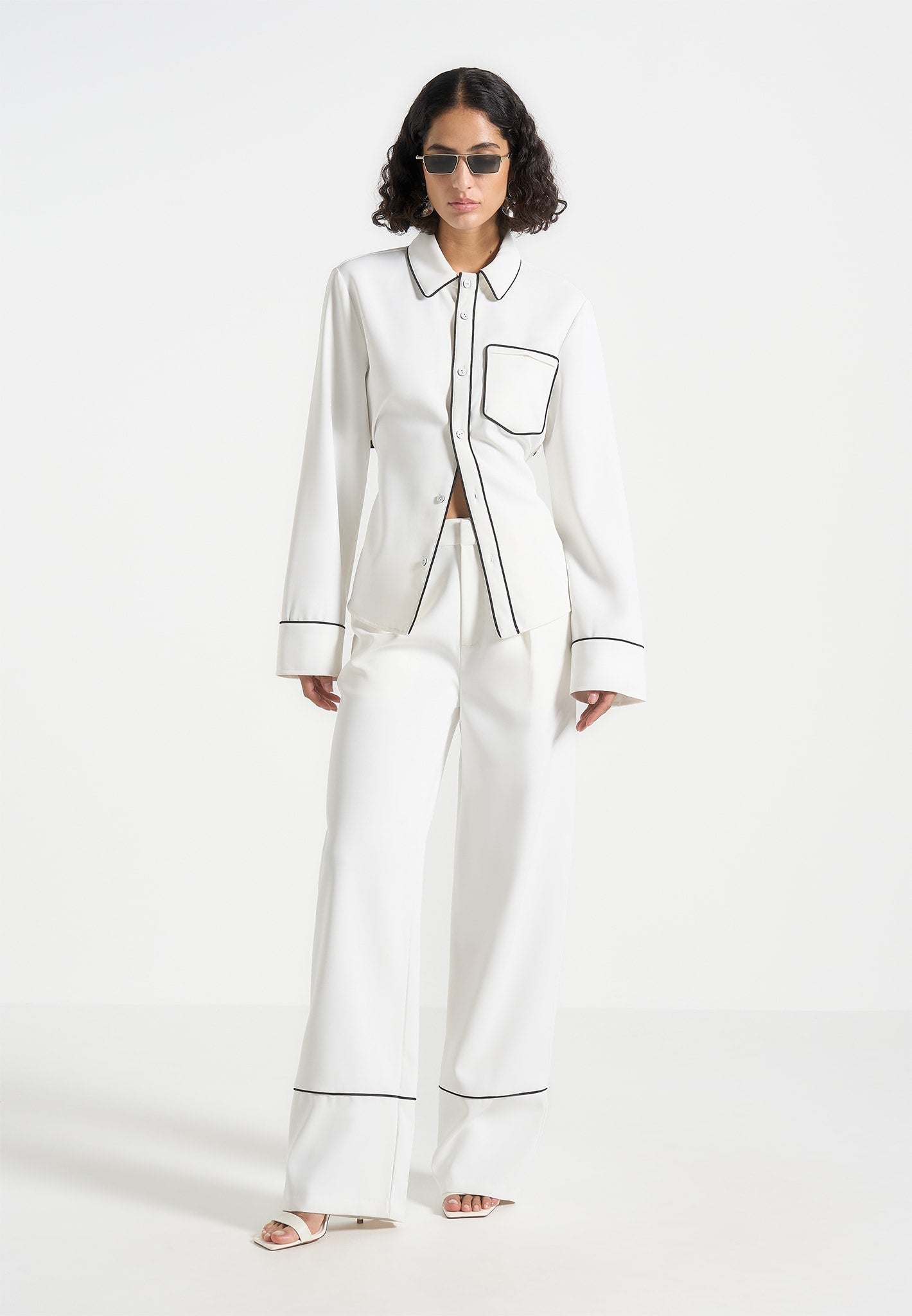 mina-contrast-piped-pleated-trousers-white-black