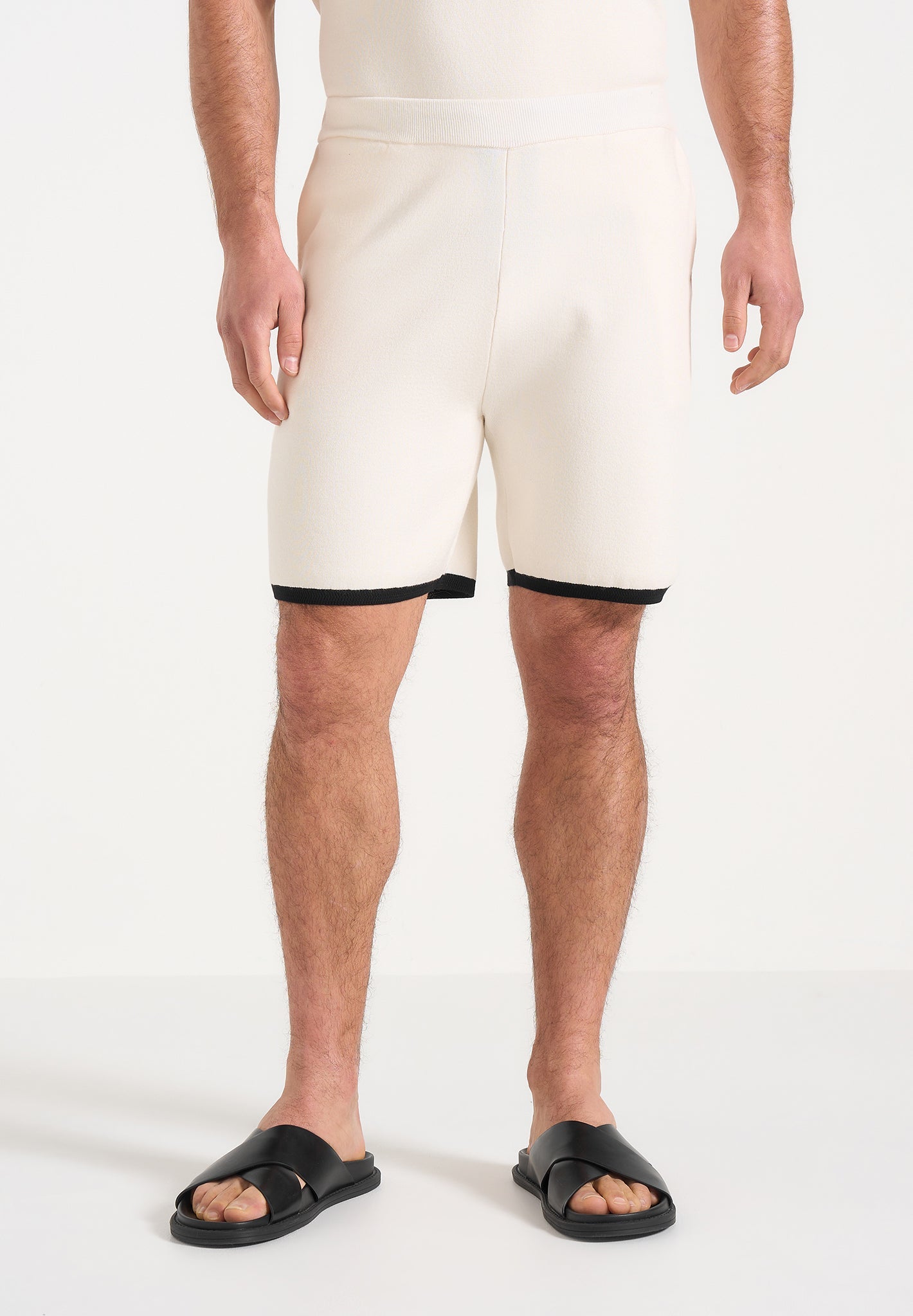 regis-contrast-detail-knit-shorts-cream 