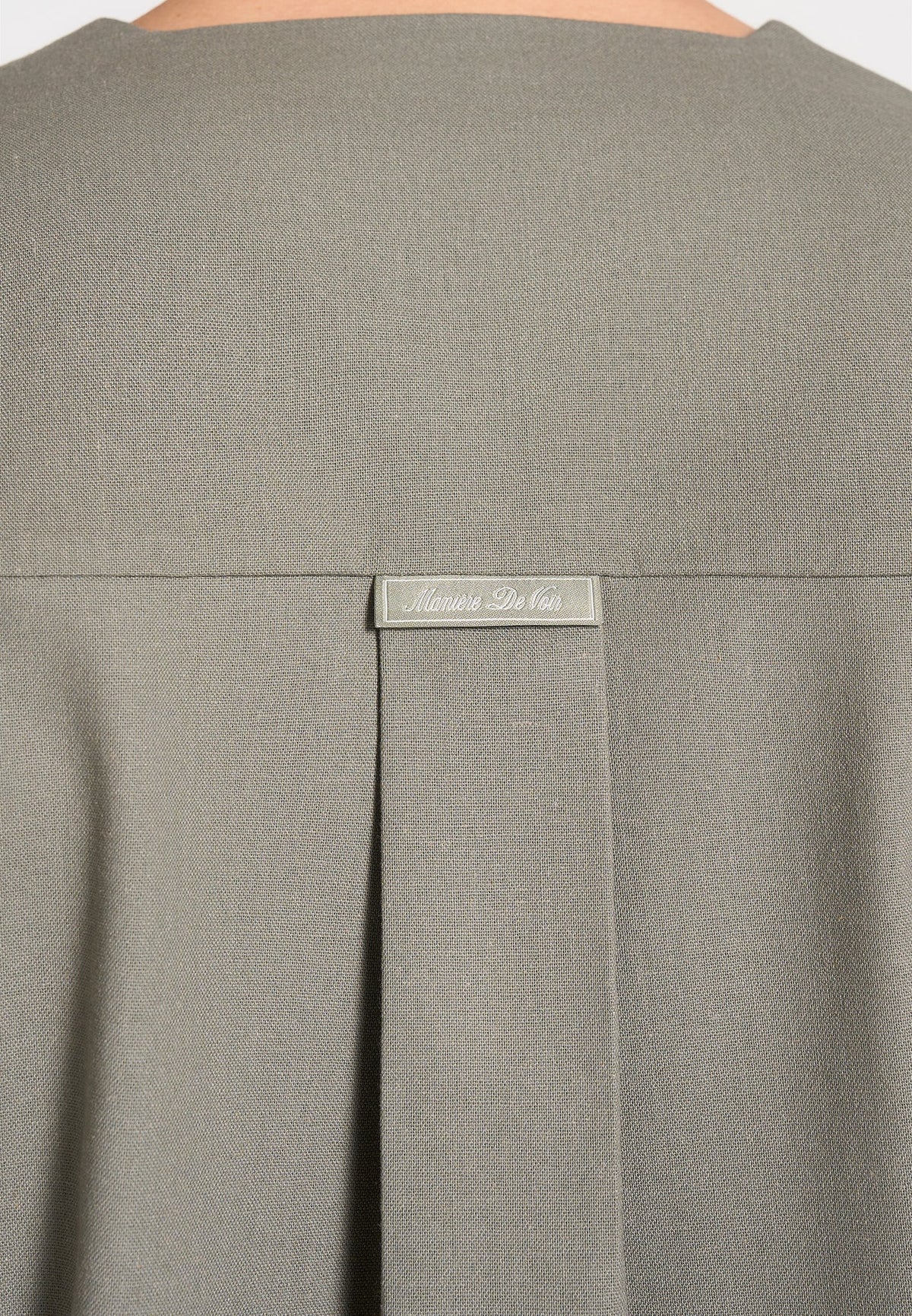 axel-minimal-kimono-shirt-khaki