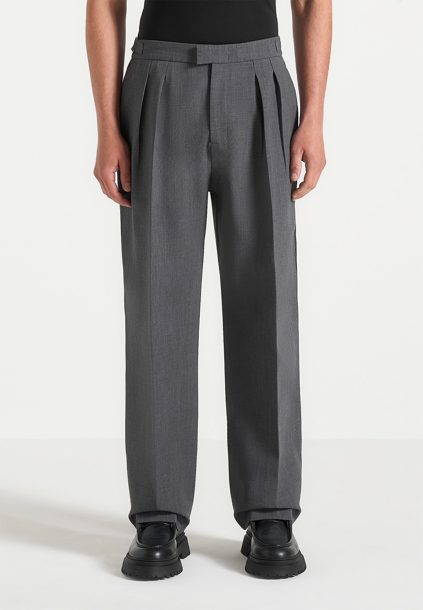 P⁠ierre - Relaxed Fit Hatched Pleated Tailored Trousers - Dark Grey