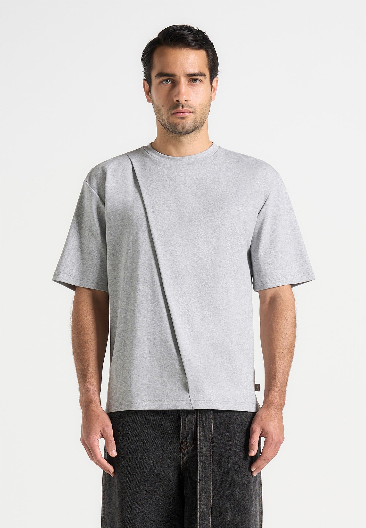 hugo-relaxed-fit-t-shirt-with-pleat-grey