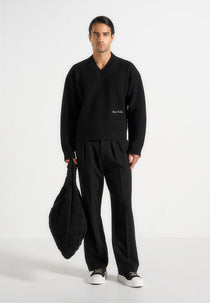 Remi - V-Neck Signature Knit Sweater - Black