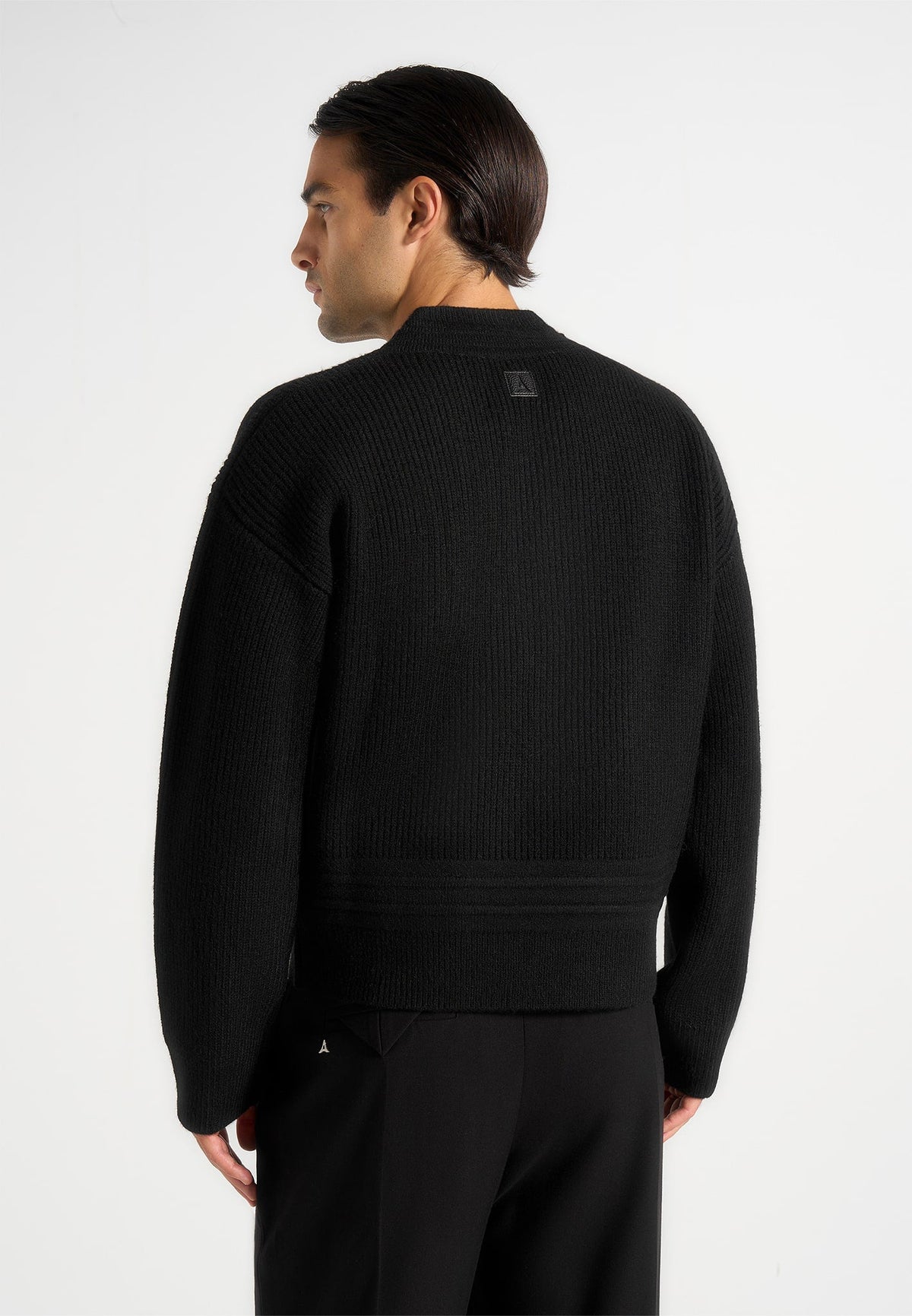 Remi - V-Neck Signature Knit Sweater - Black