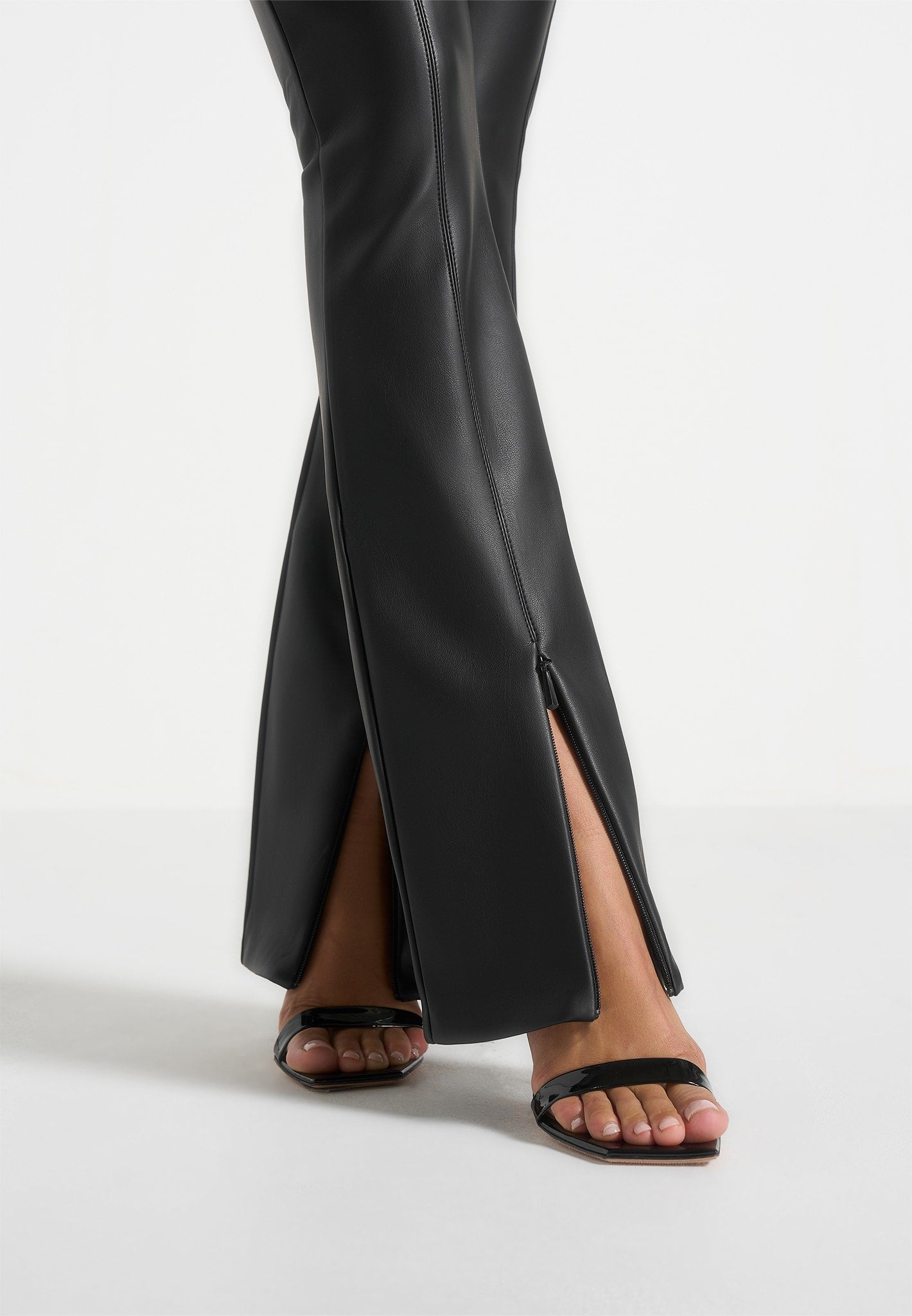 ninon-leather-fit-and-flare-trousers-with-chain-black