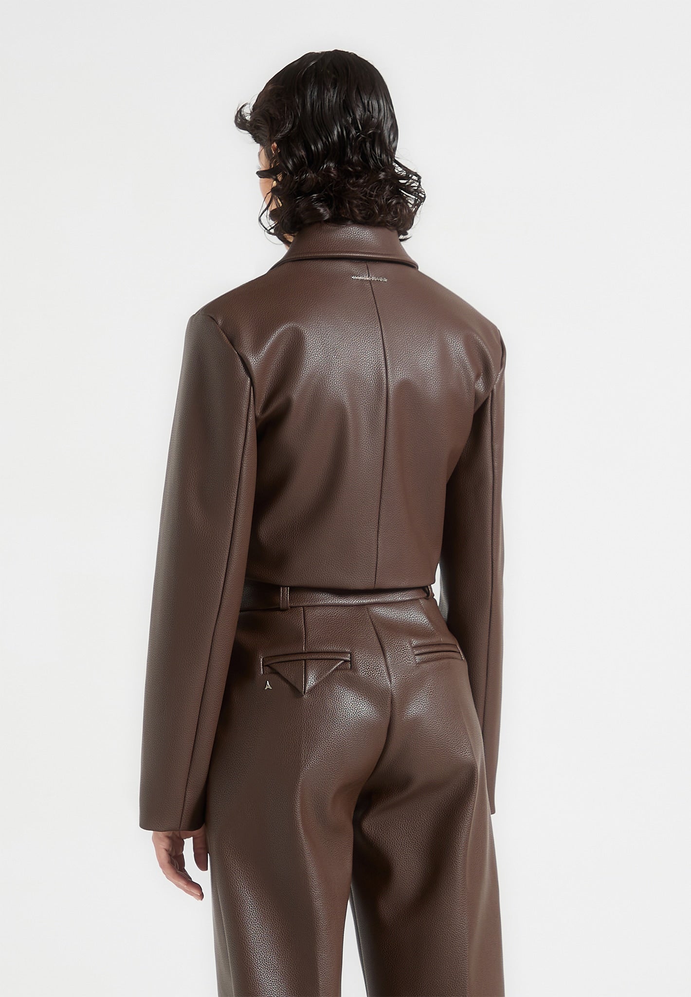 ania-wide-shoulder-pebbled-leather-jacket-brown