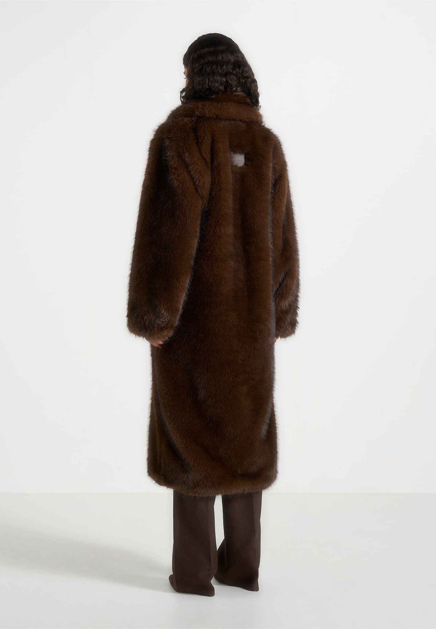 Bria - Oversized Fur Coat With Leather Belt - Brown