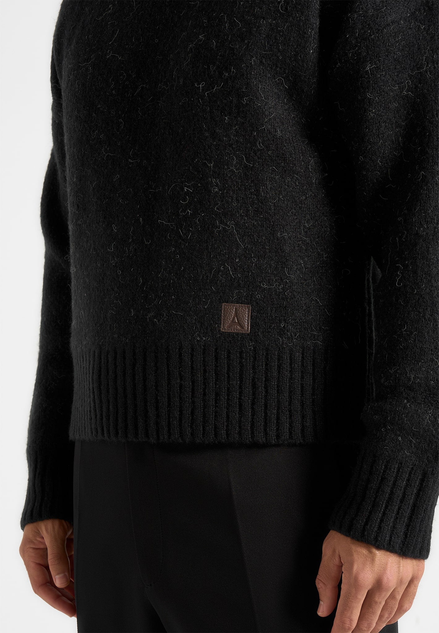 kamil-art-slogan-brushed-wool-knit-jumper-black