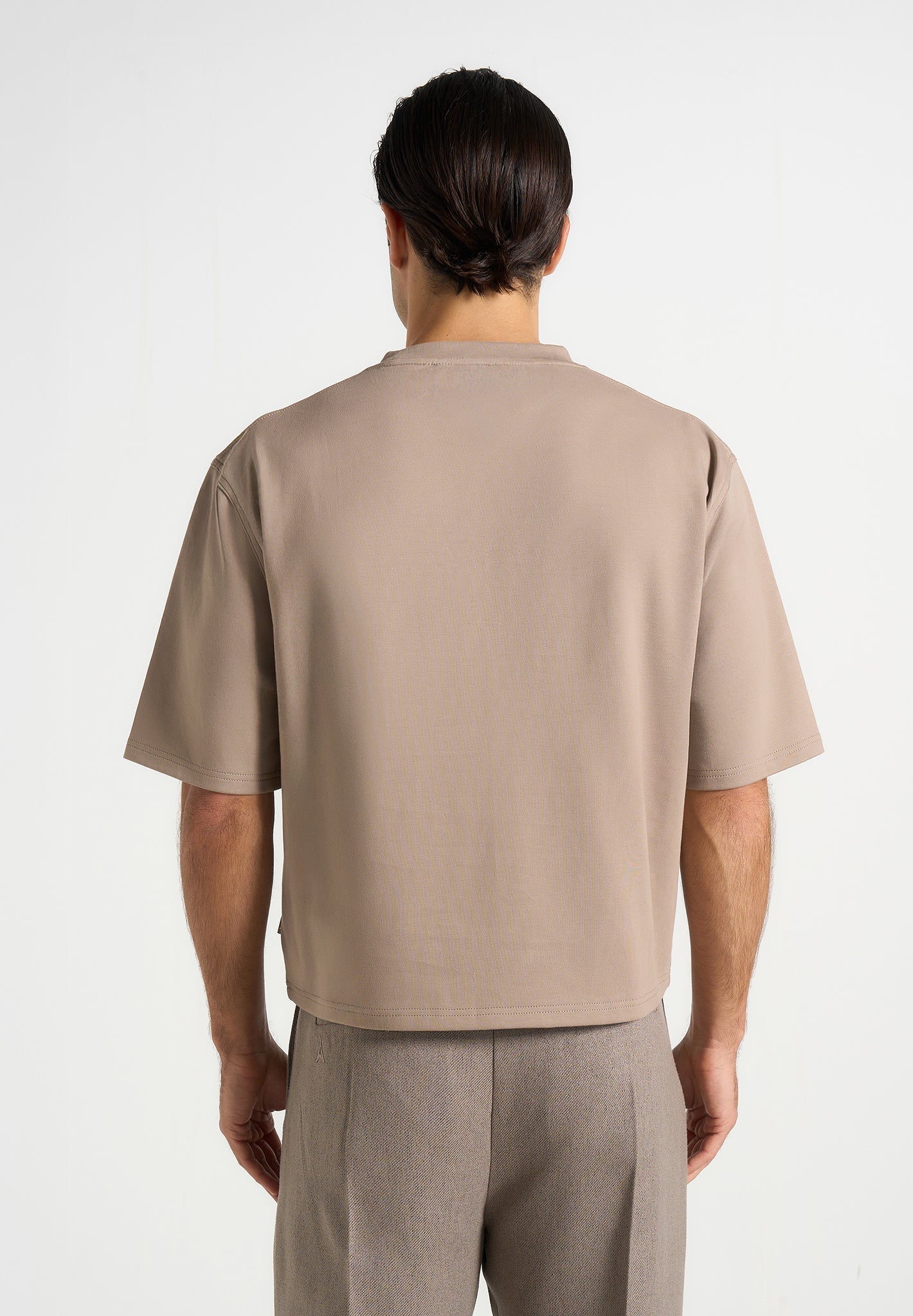 leon-boxy-cropped-cotton-t-shirt-taupe
