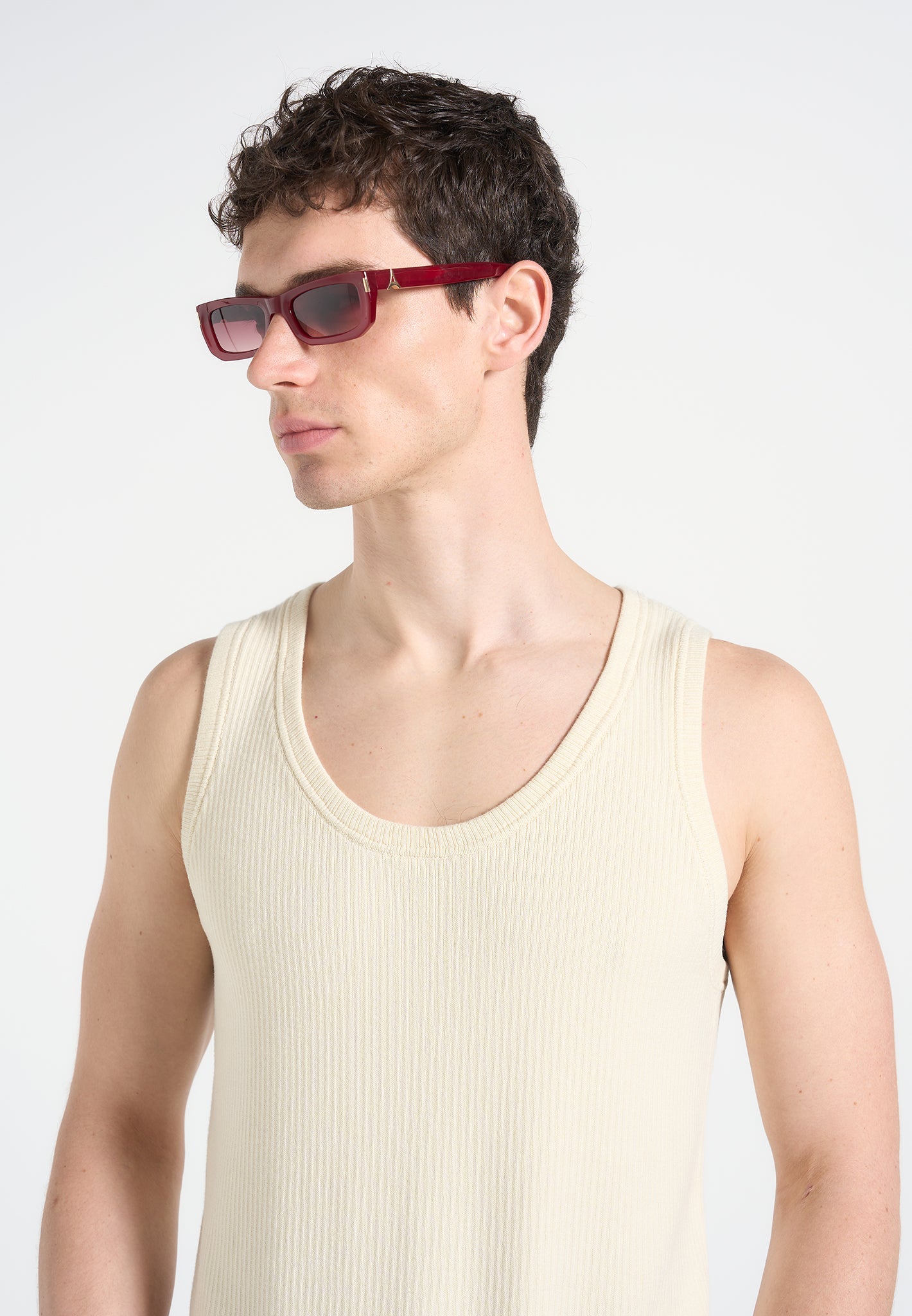 milan-curved-frame-sunglasses-red 