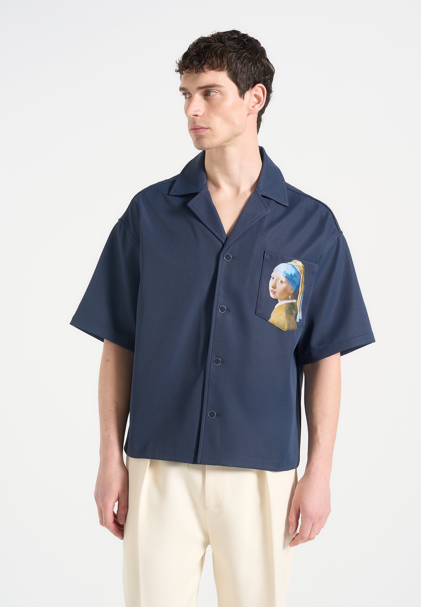 stephane-a-girl-with-a-pearl-earring-boxy-shirt-indigo