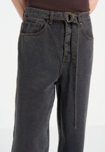 wide-leg-belted-jeans-black-wash