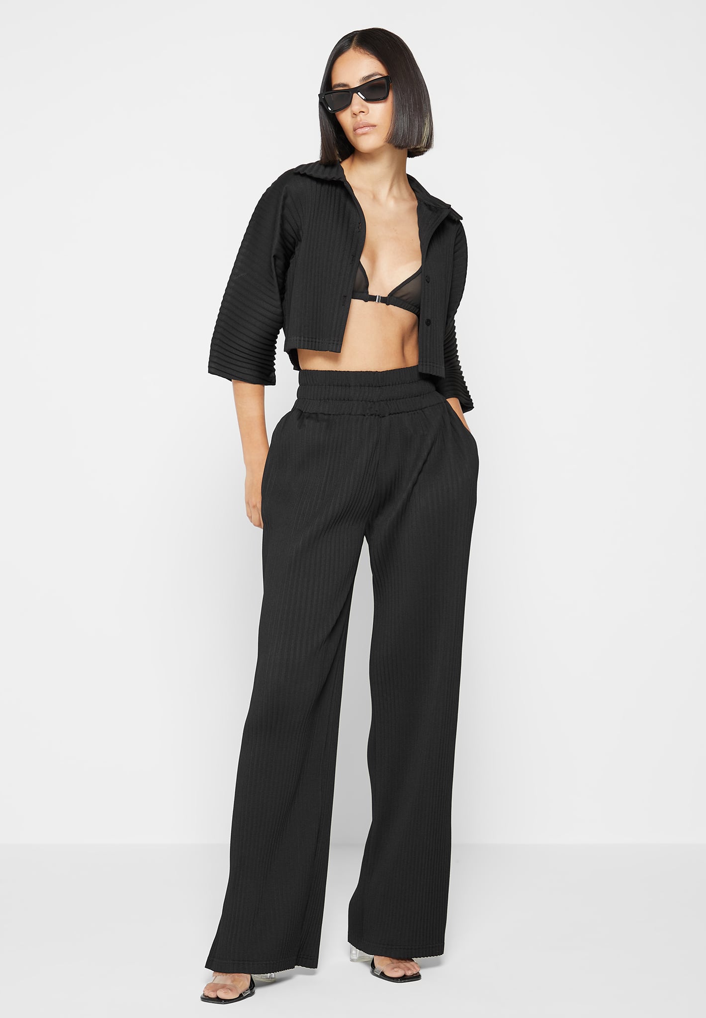 pleated-cropped-shirt-black