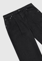 pleated-jeans-washed-black