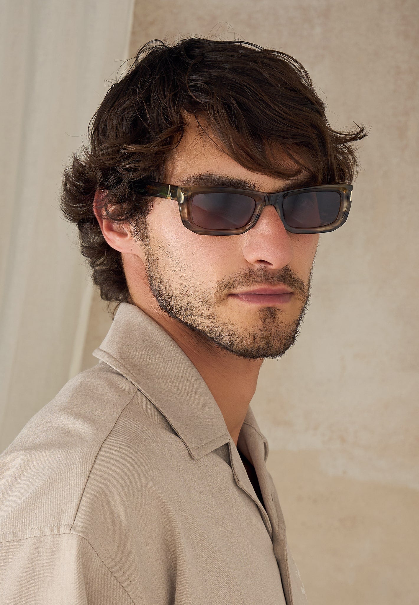 milan-curved-frame-sunglasses-brown 