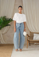enora-hourglass-jean-with-chain-mid-blue