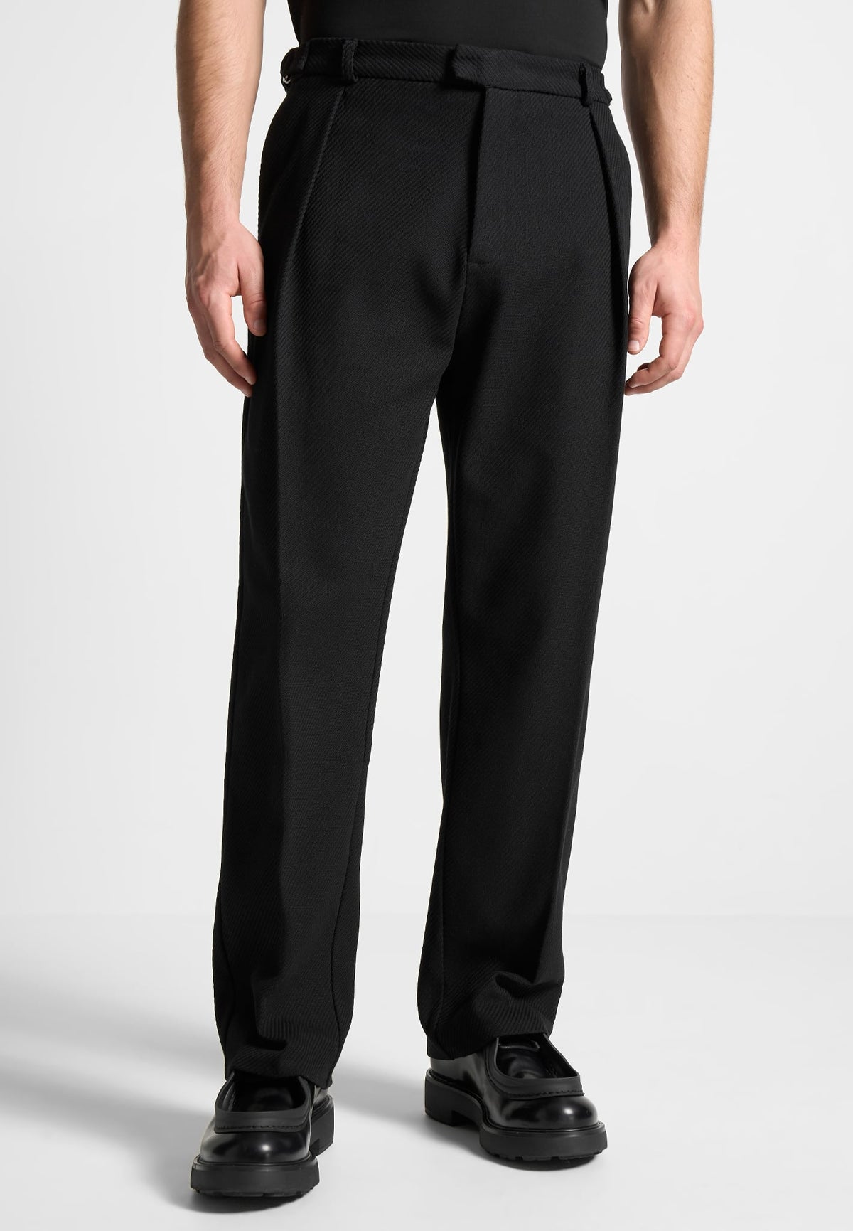 Relaxed Fit Twill Pleated Tailored Pants - Black