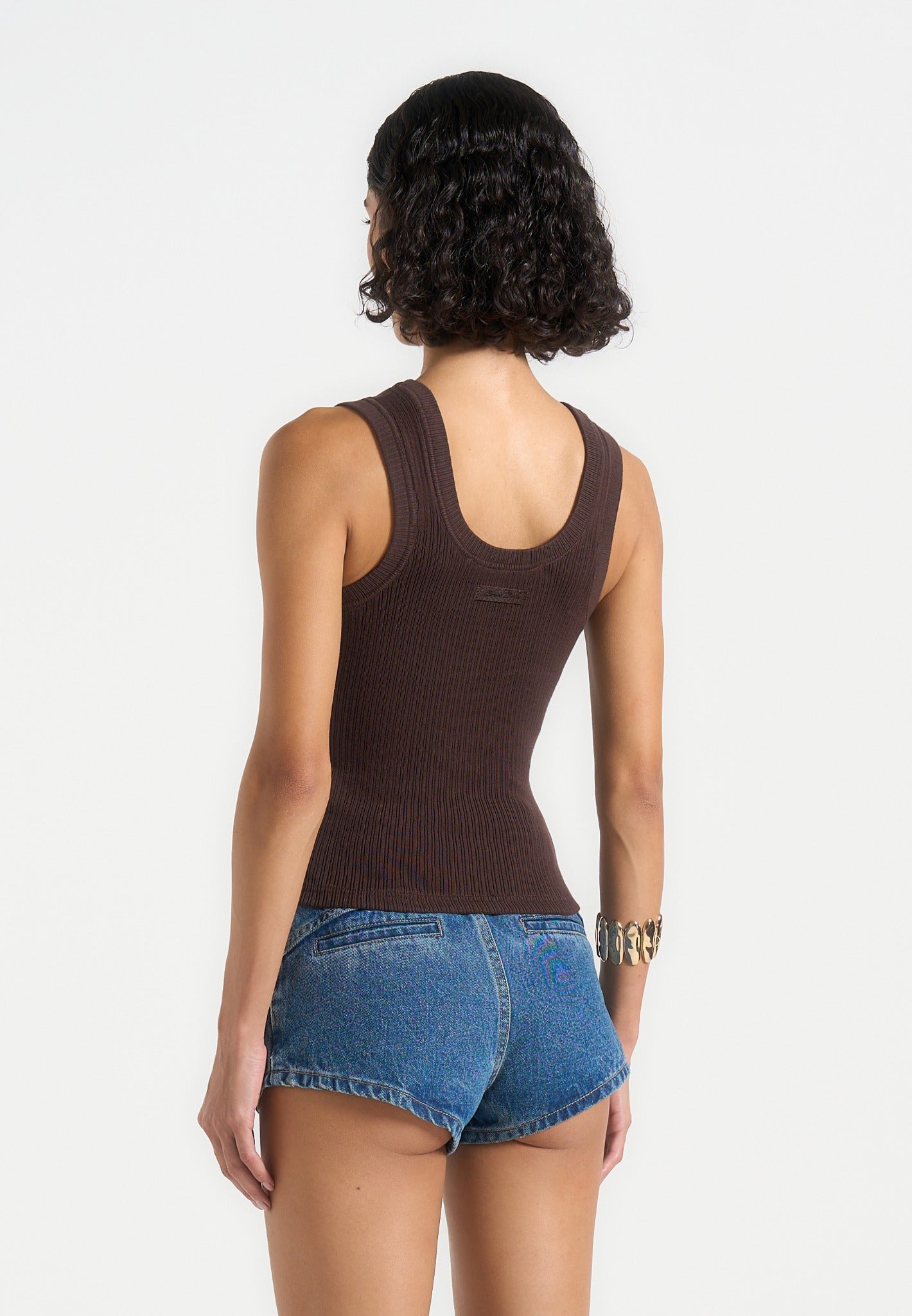 vs001-scoop-neck-ribbed-cotton-vest-brown