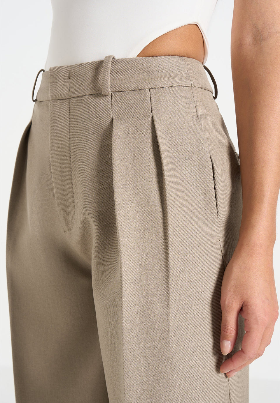 lorette-double-pleat-tailored-shorts-beige