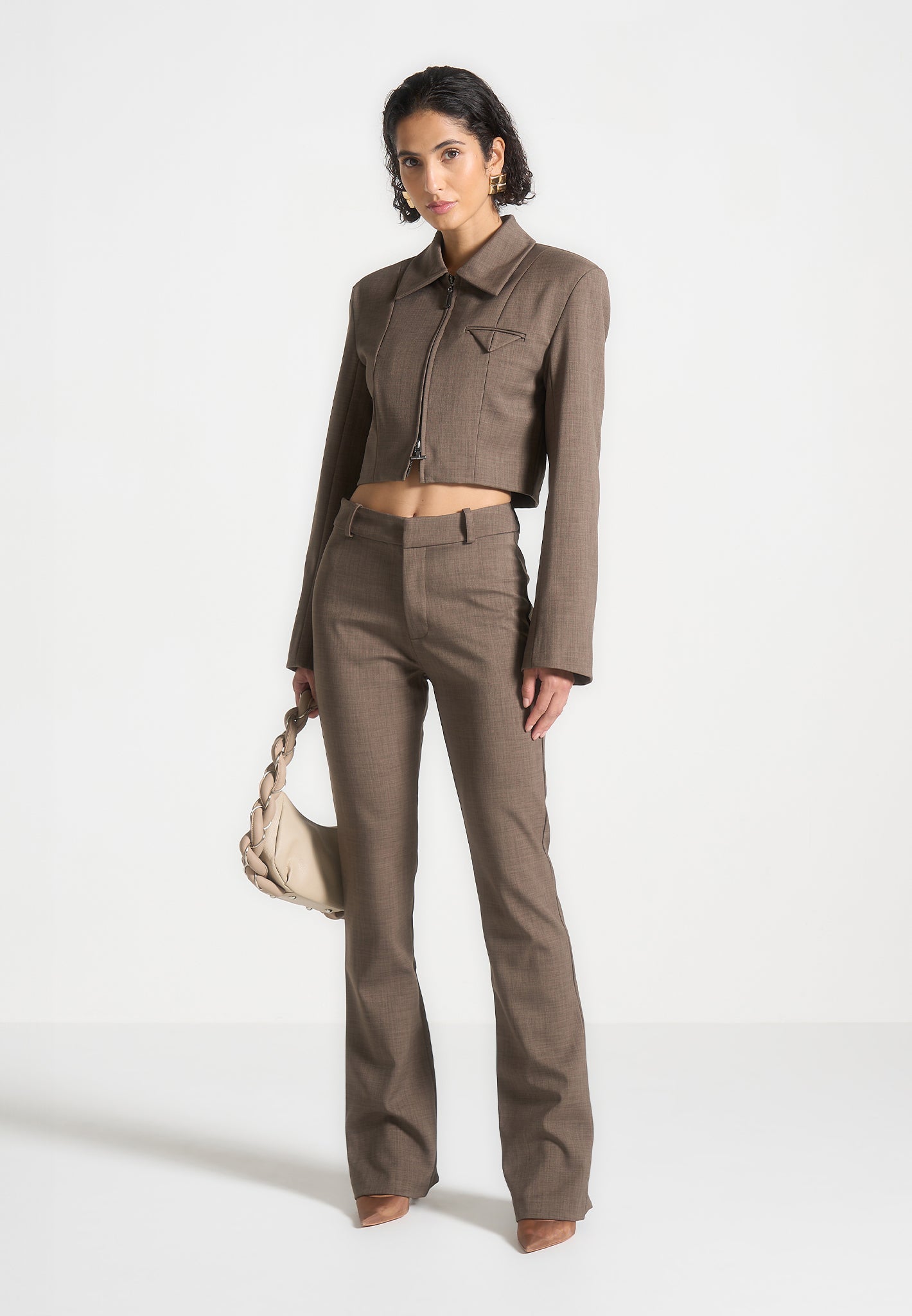 wide-shoulder-tailored-jacket-dark-taupe 