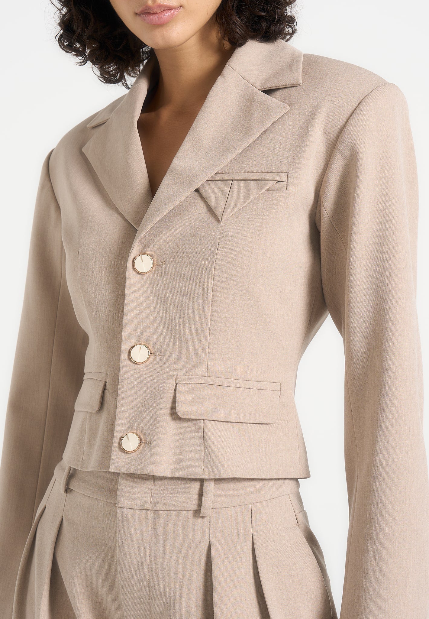 prisca-tailored-cropped-blazer-beige